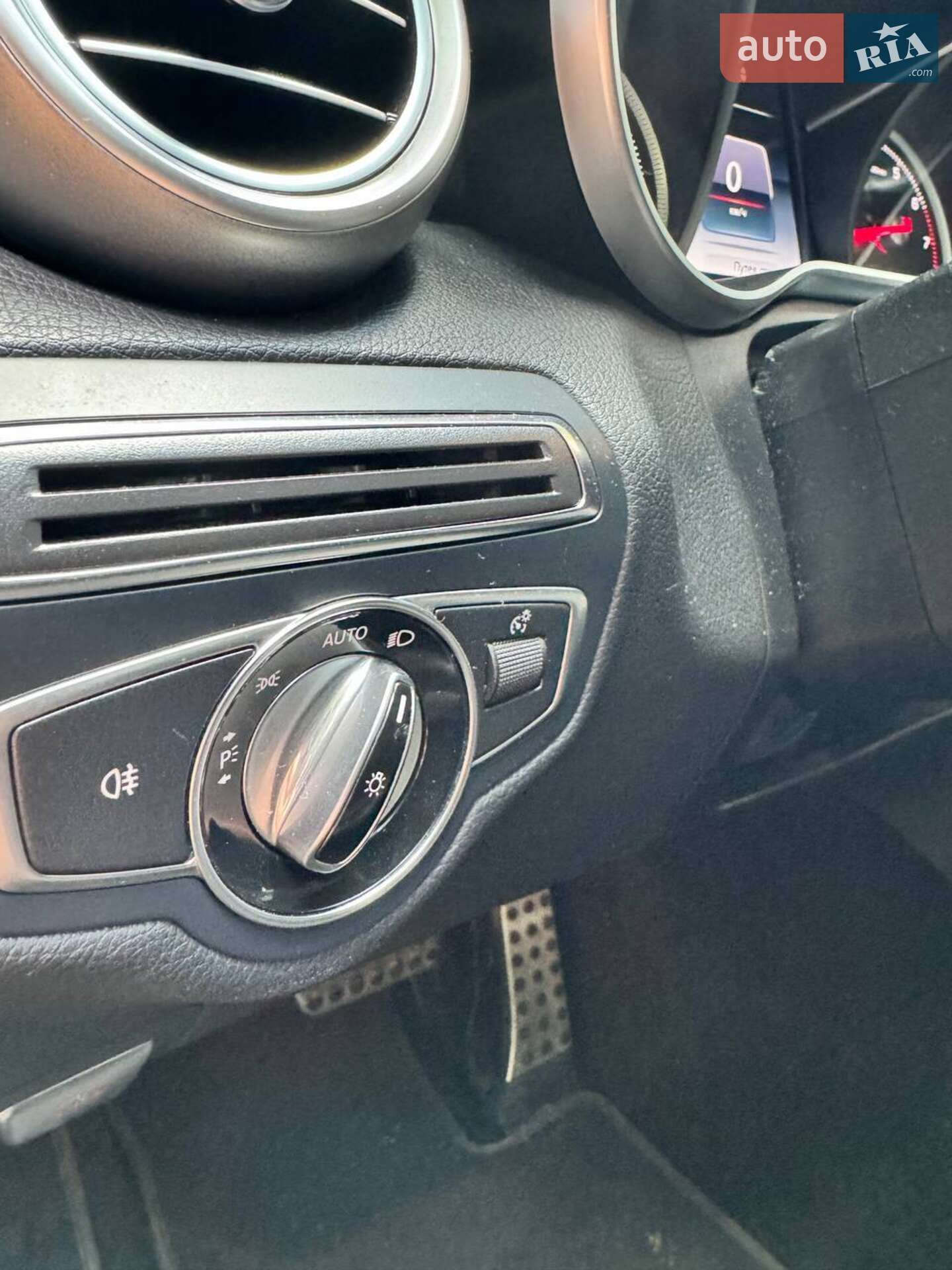 Mercedes-Benz C-Class 2015 VIN 55SWF4JB2FU080376 фото оголошення 21 з 31
