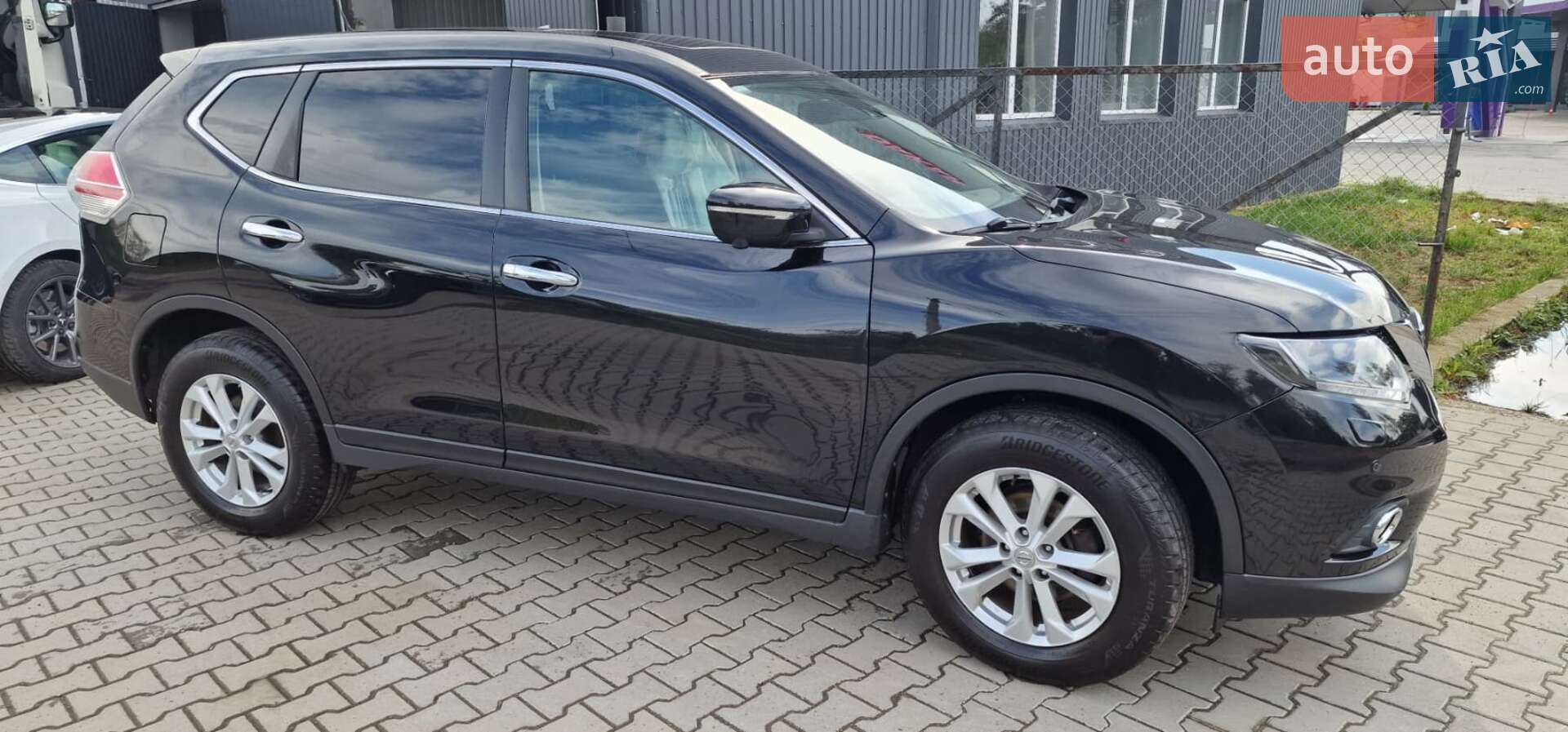 Nissan X-Trail 2017 VIN JN1TCAT32U0051153 фото оголошення 2 з 15