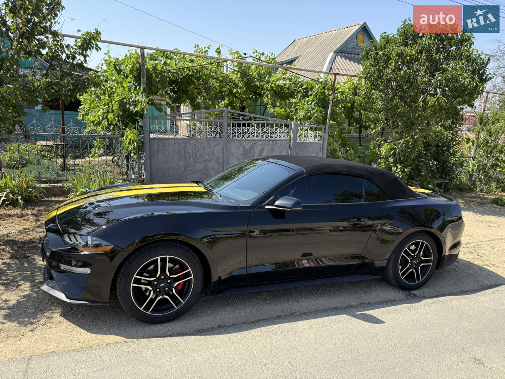 Ford Mustang 2019 VIN 1FATP8UH2L5125960 фото оголошення 3 з 19