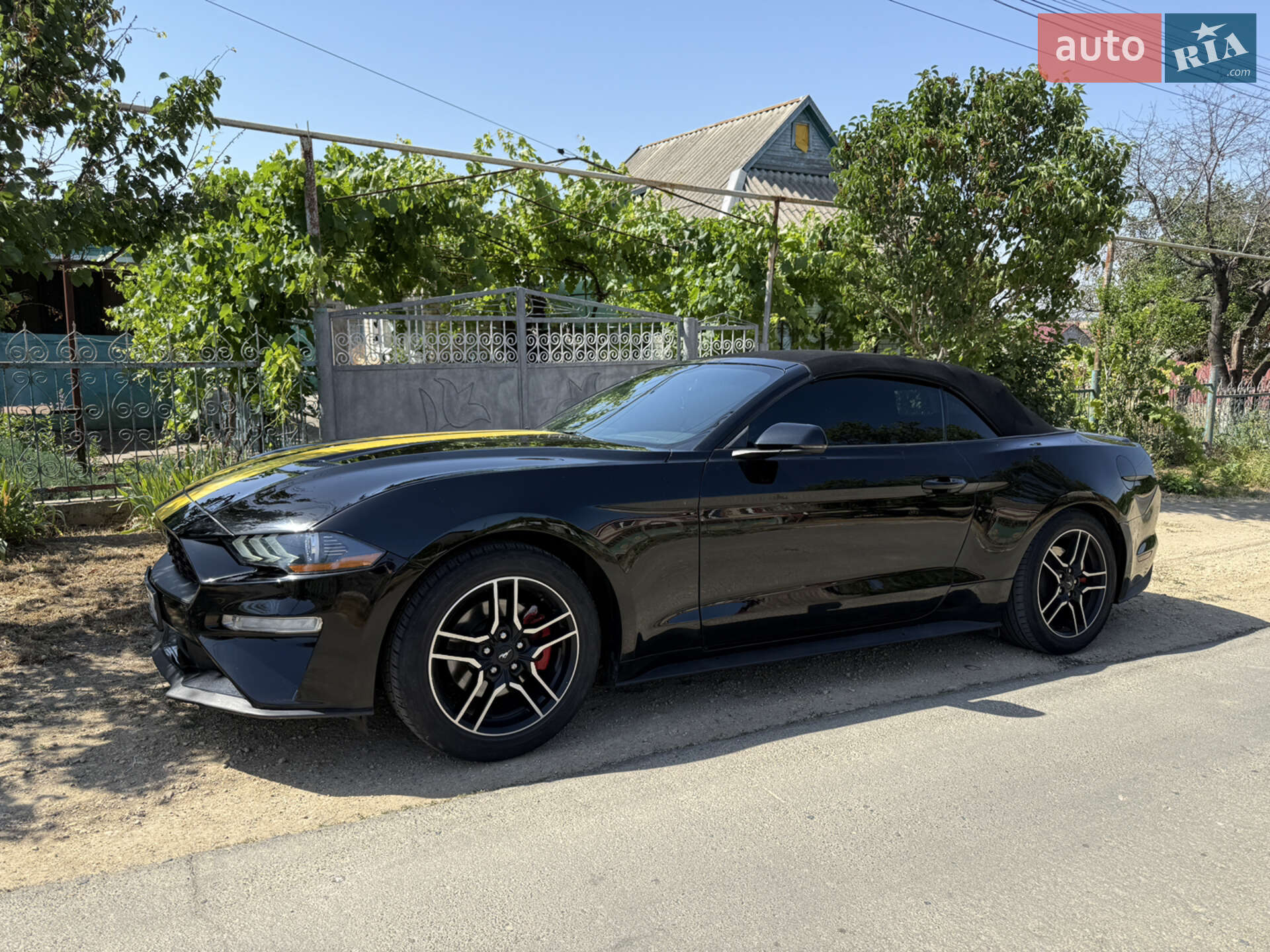 Ford Mustang 2019 VIN 1FATP8UH2L5125960 фото оголошення 5 з 19