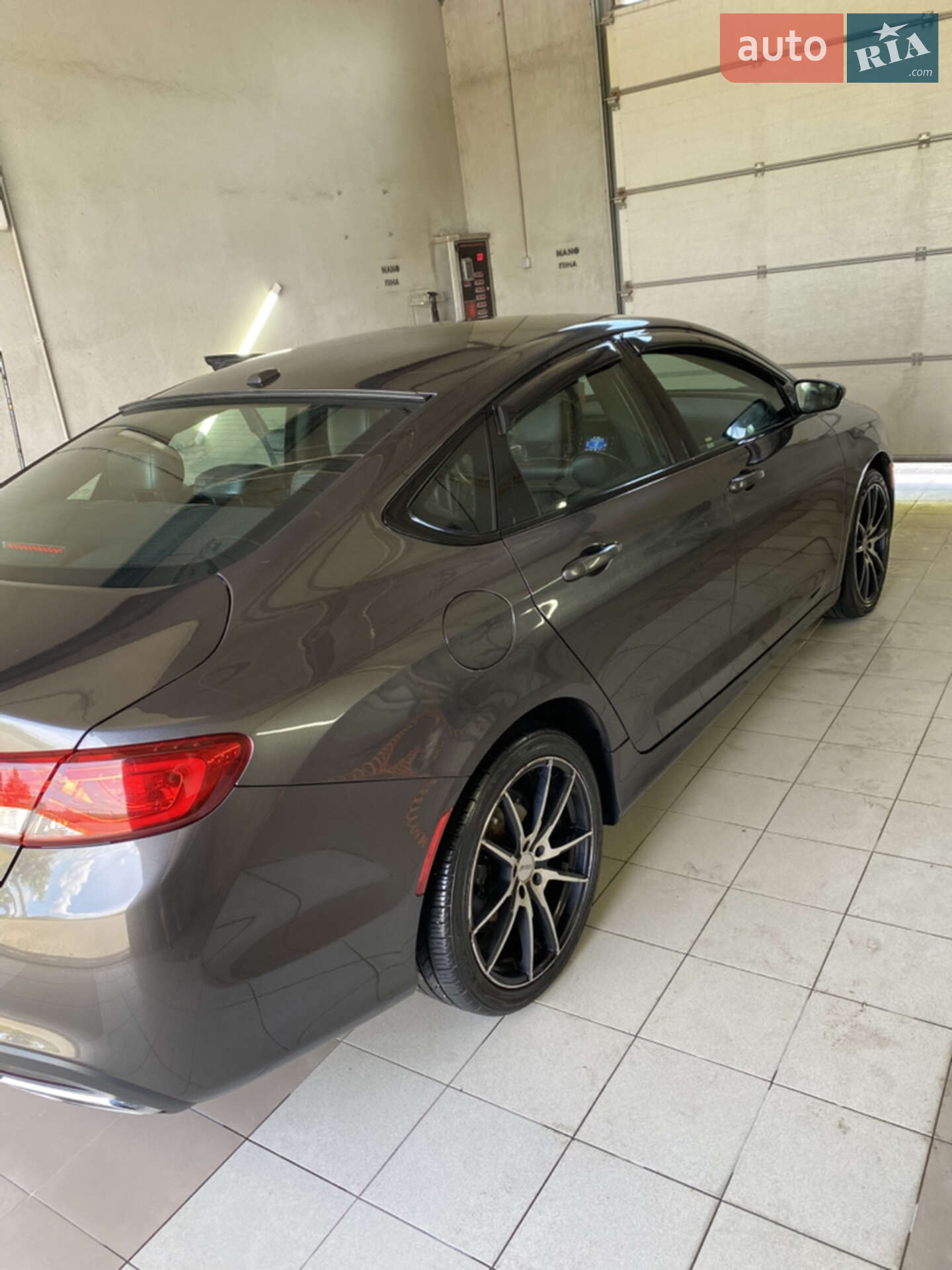 Chrysler 200 2016 VIN 1C3CCCBB0HN500604 фото оголошення 8 з 18