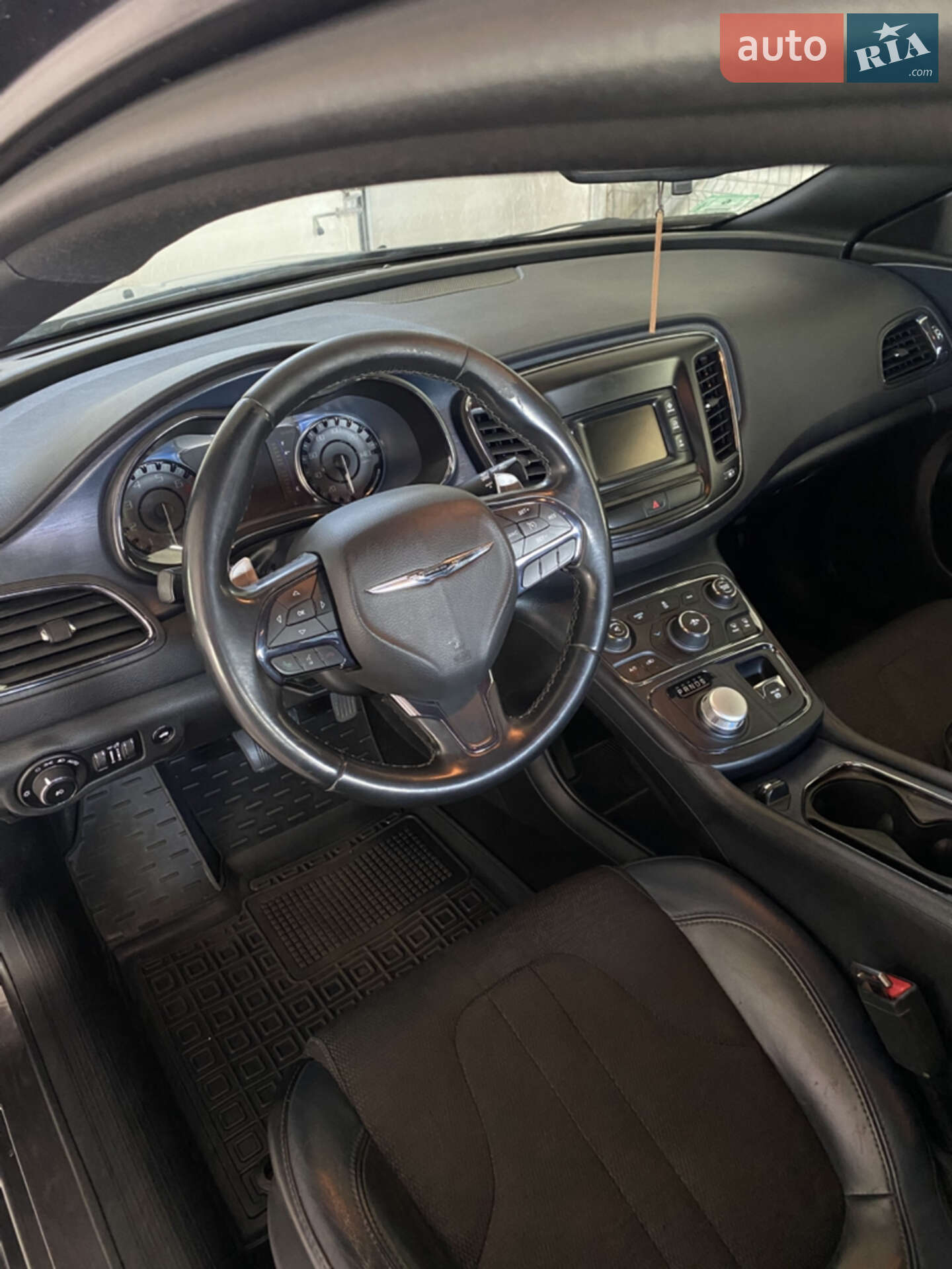 Chrysler 200 2016 VIN 1C3CCCBB0HN500604 фото оголошення 10 з 18