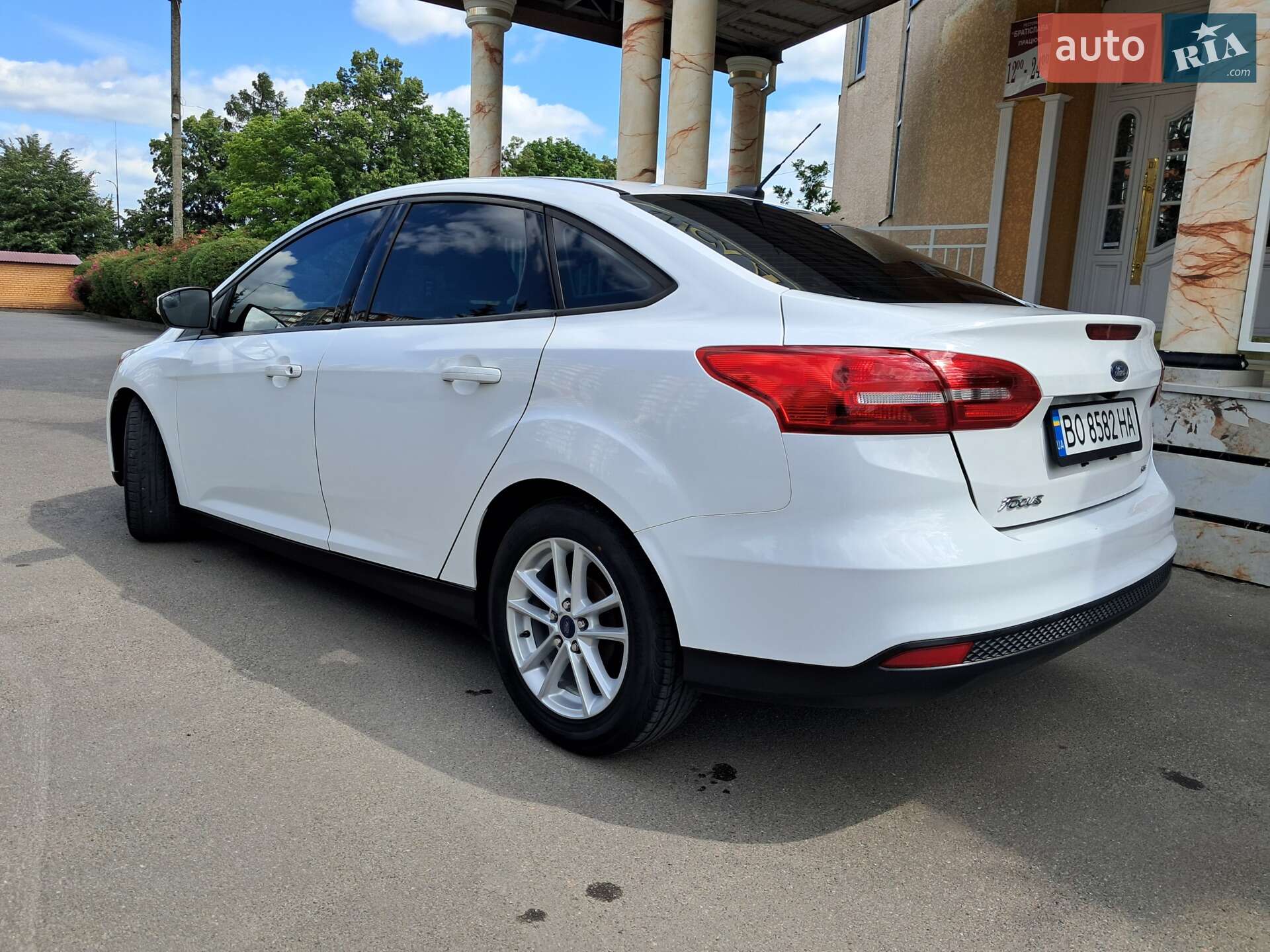 Ford Focus 2017 VIN 1FADP3F23HL216710 фото оголошення 9 з 125