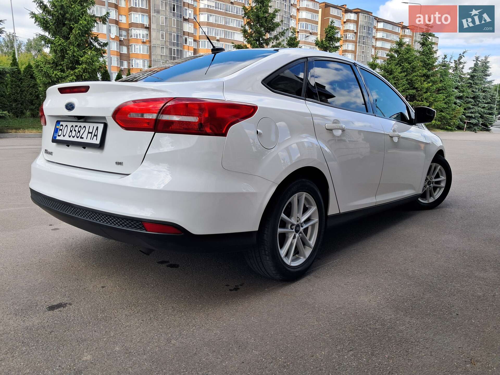Ford Focus 2017 VIN 1FADP3F23HL216710 фото оголошення 10 з 125