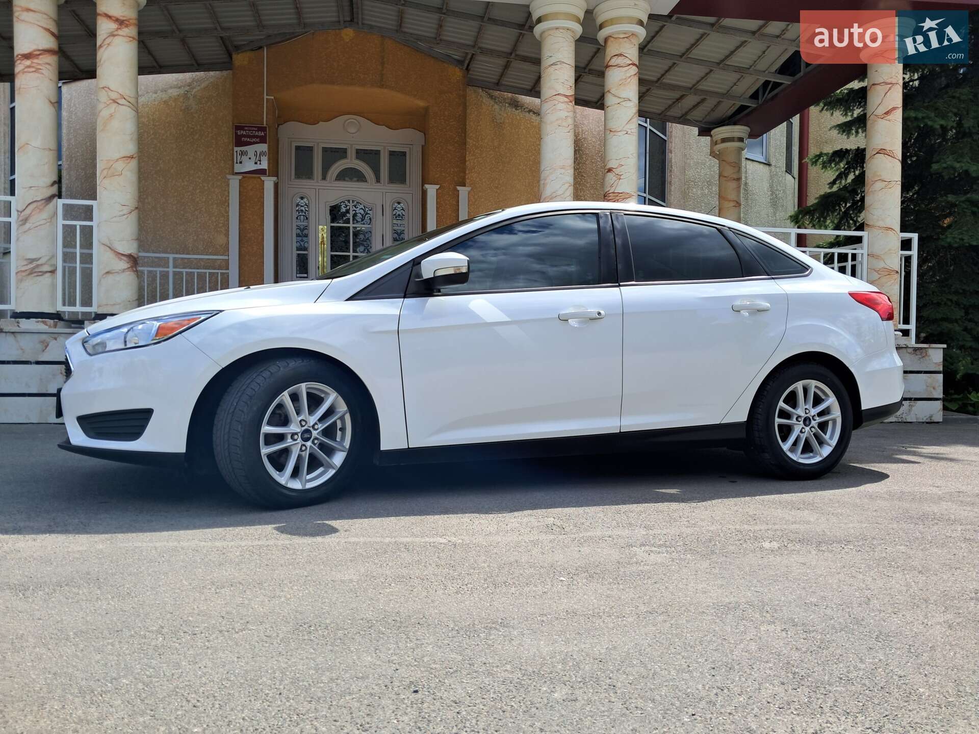 Ford Focus 2017 VIN 1FADP3F23HL216710 фото оголошення 13 з 125