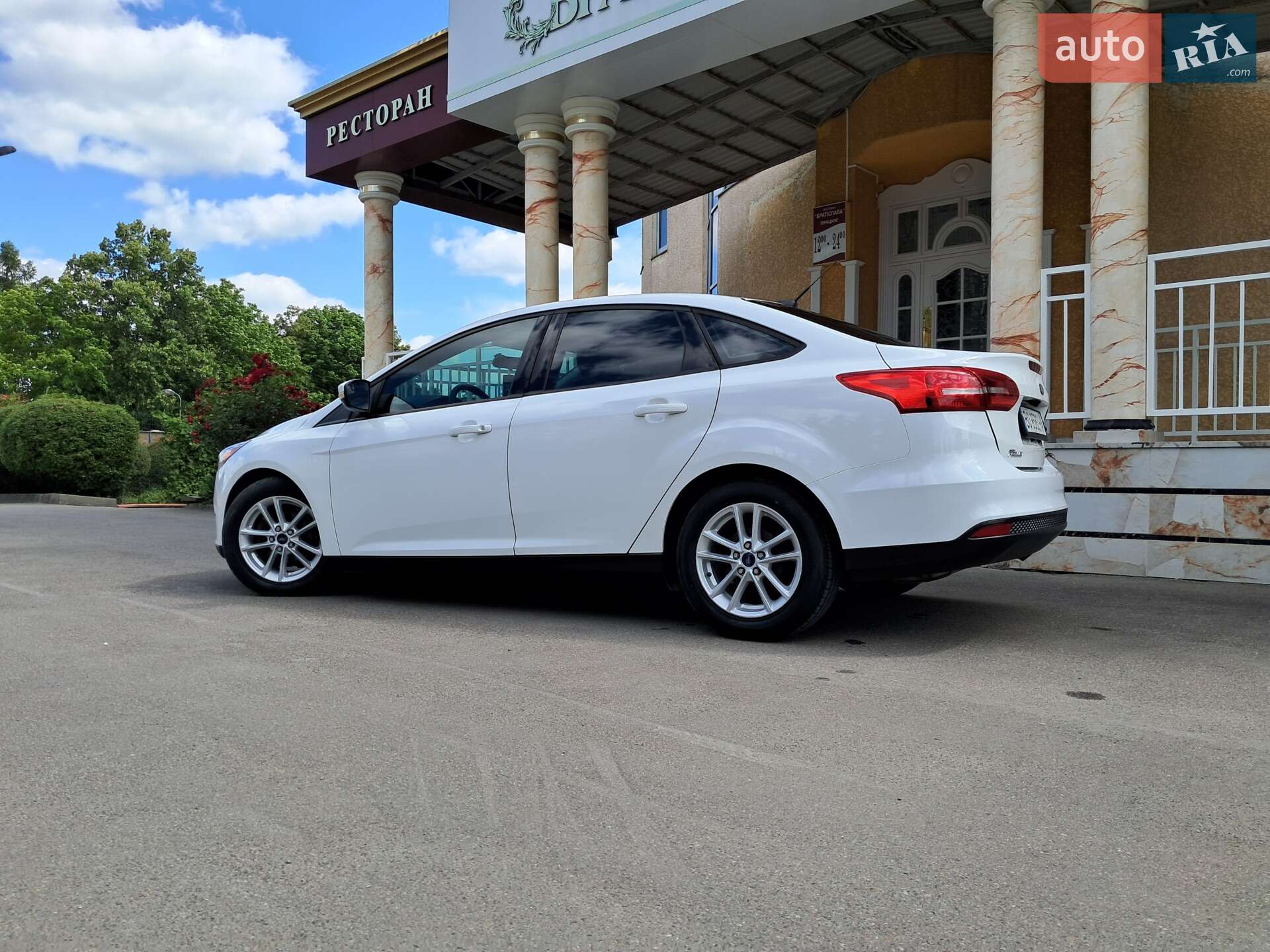 Ford Focus 2017 VIN 1FADP3F23HL216710 фото оголошення 14 з 125