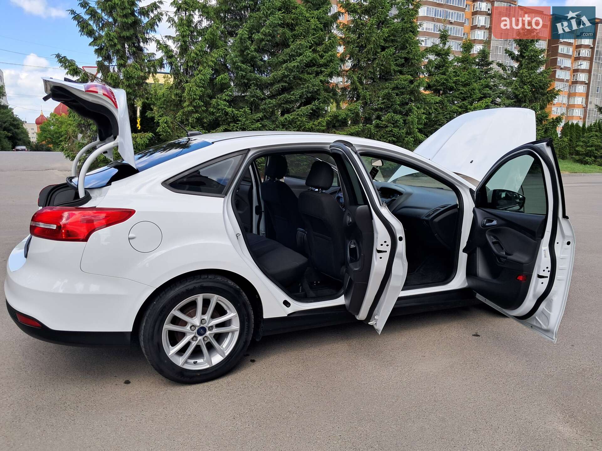Ford Focus 2017 VIN 1FADP3F23HL216710 фото оголошення 25 з 125