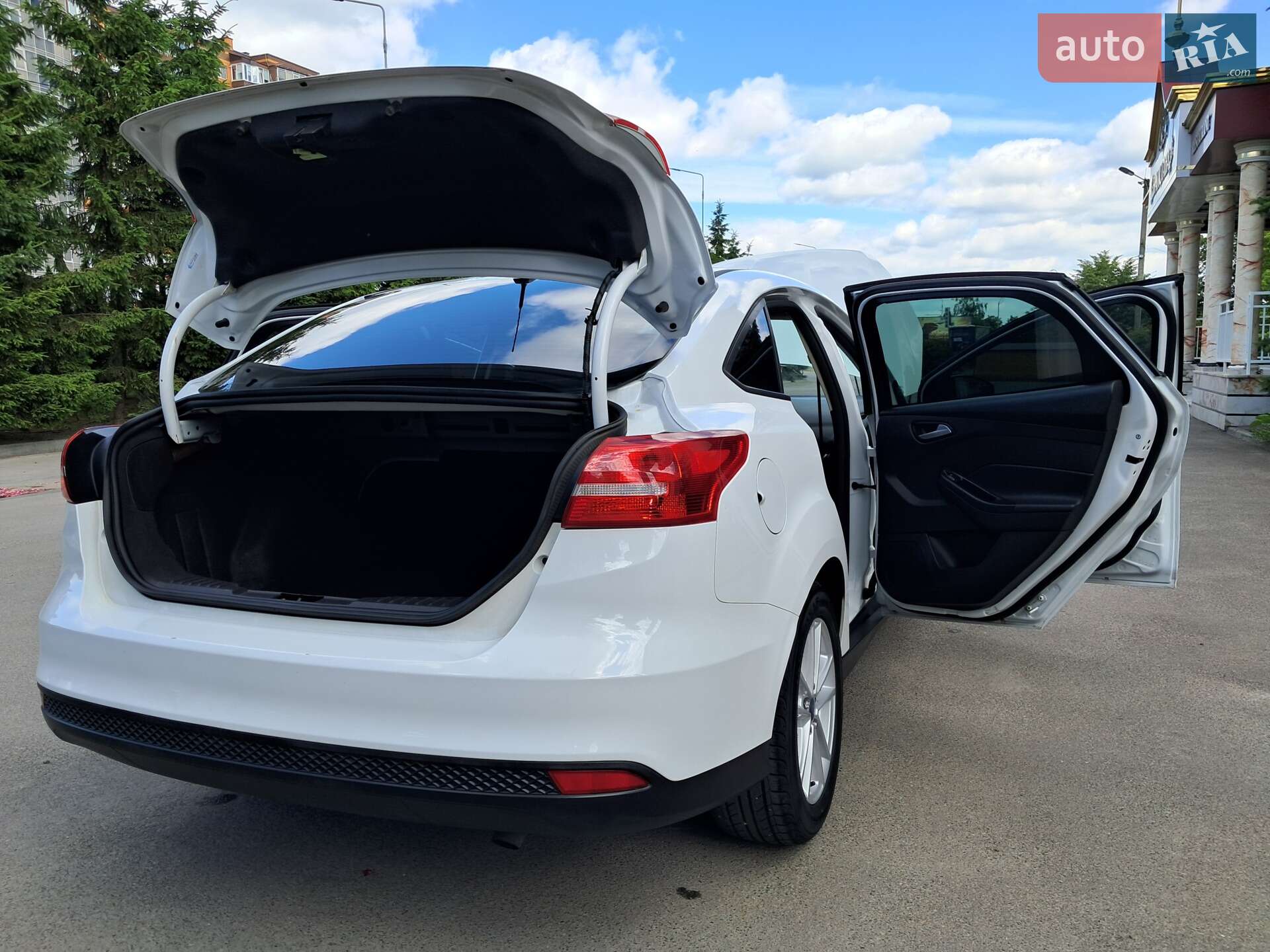 Ford Focus 2017 VIN 1FADP3F23HL216710 фото оголошення 28 з 125