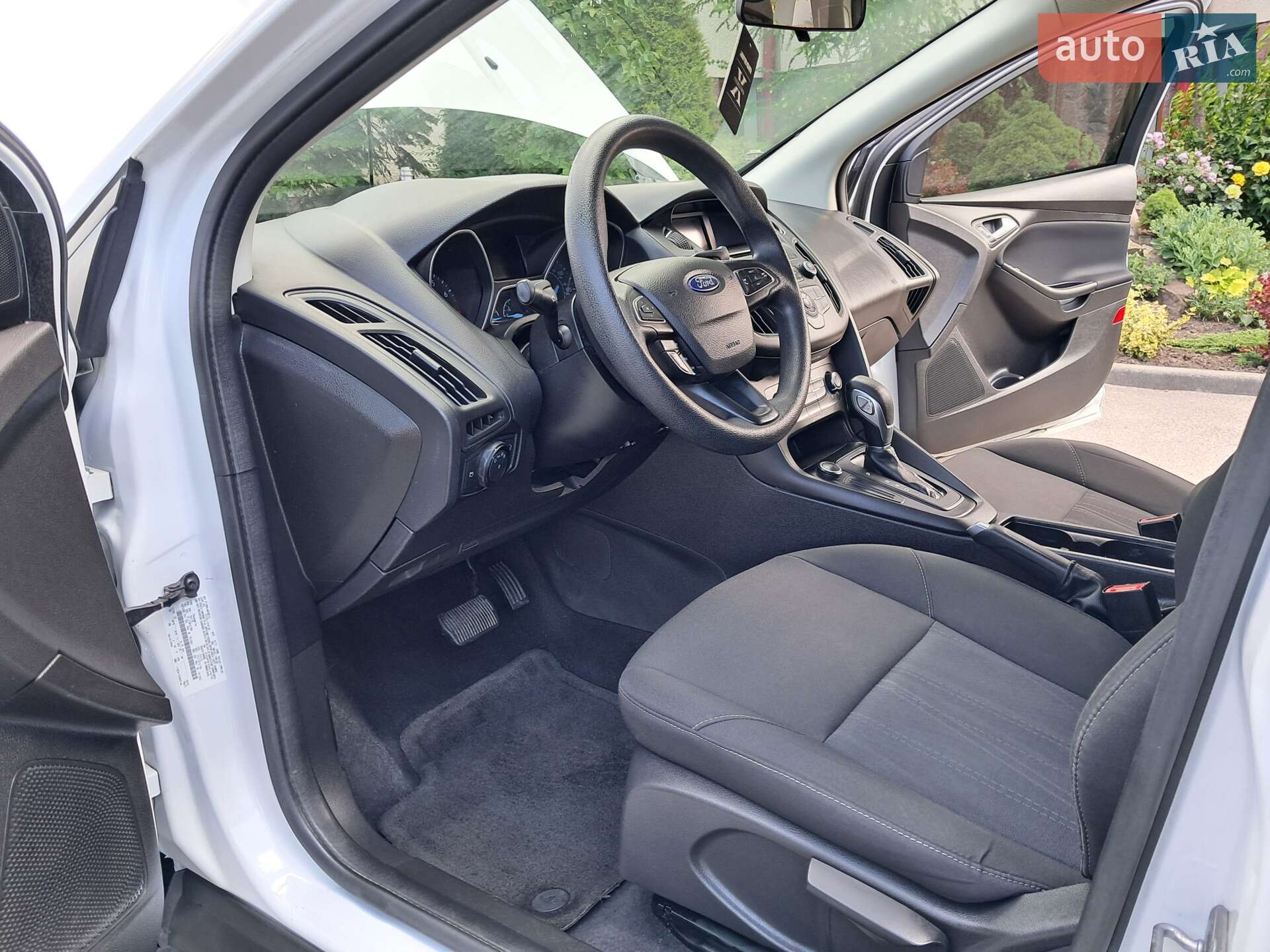 Ford Focus 2017 VIN 1FADP3F23HL216710 фото оголошення 35 з 125