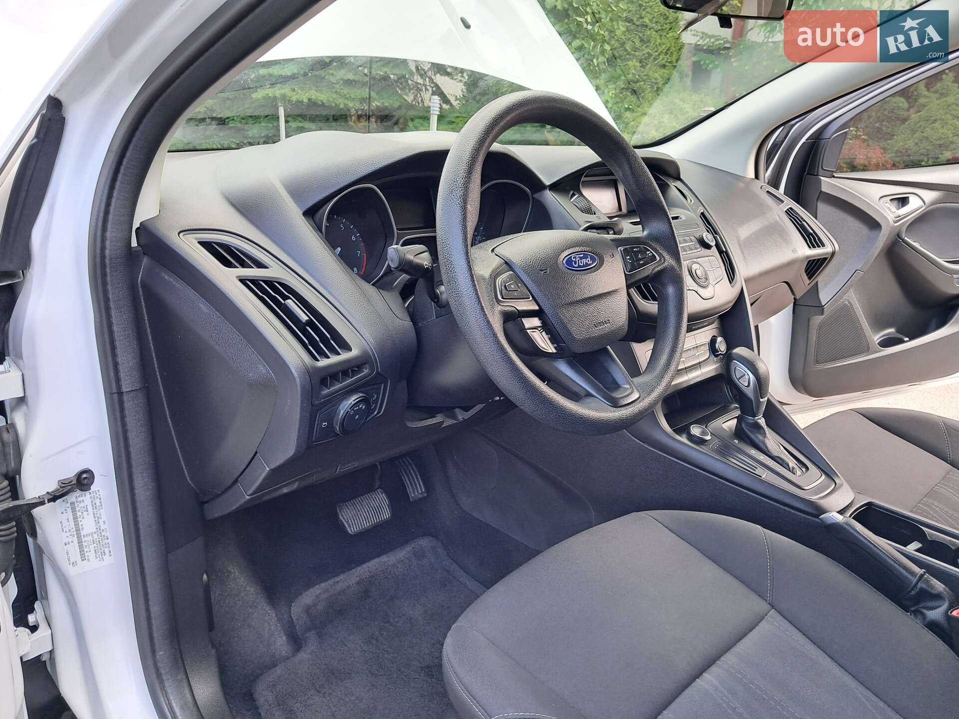 Ford Focus 2017 VIN 1FADP3F23HL216710 фото оголошення 36 з 125