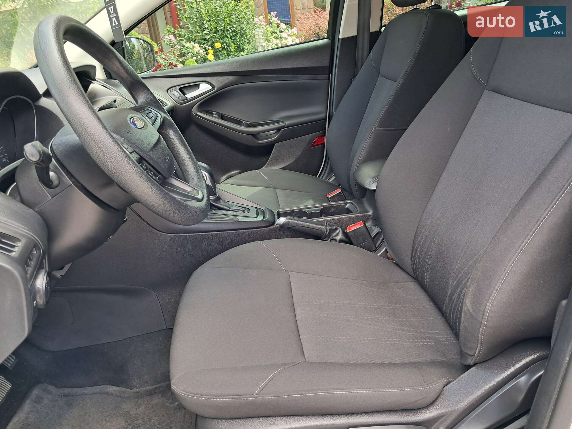 Ford Focus 2017 VIN 1FADP3F23HL216710 фото оголошення 59 з 125