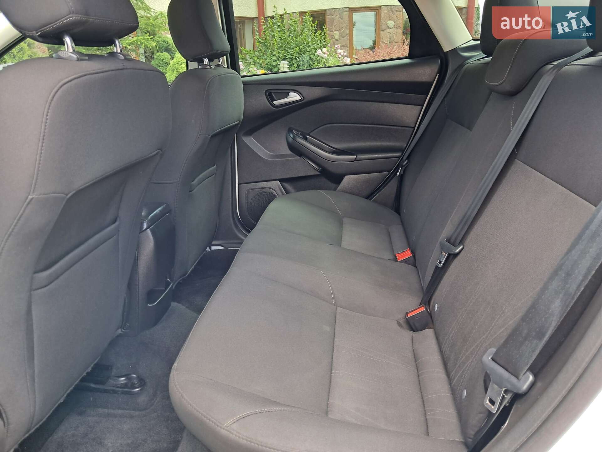 Ford Focus 2017 VIN 1FADP3F23HL216710 фото оголошення 61 з 125