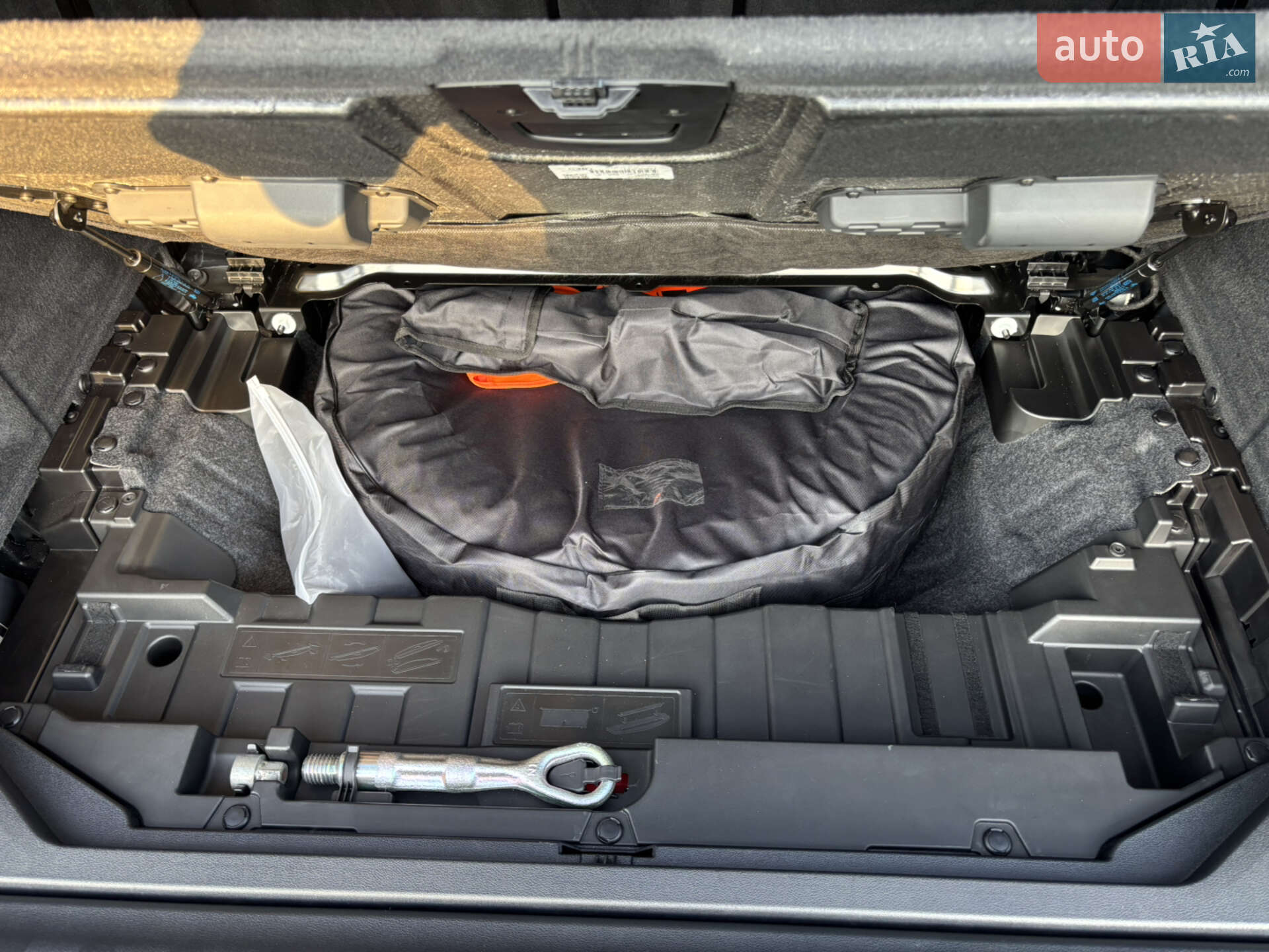 BMW X5 2019 VIN WBACV61070LK24152 фото оголошення 72 з 134