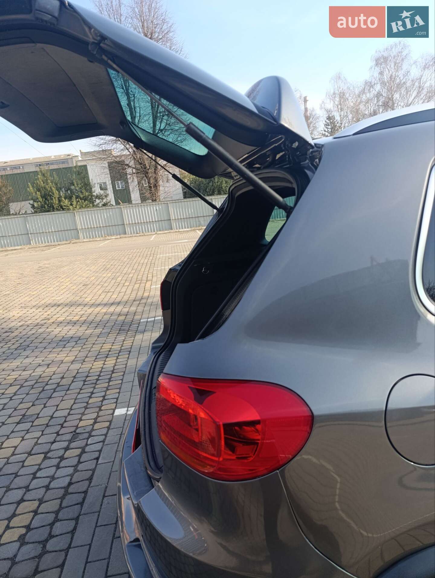 Volkswagen Tiguan 2016 VIN WVGAV7AXXGW087354 фото оголошення 6 з 27