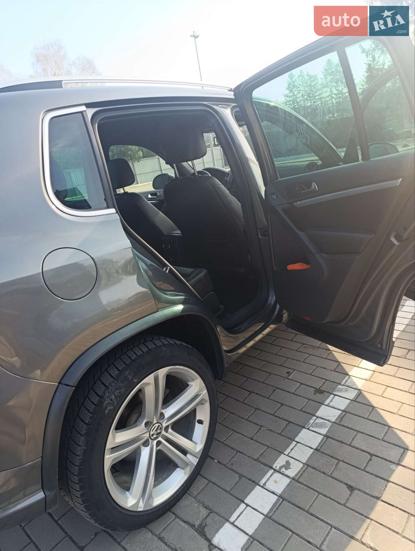 Volkswagen Tiguan 2016 VIN WVGAV7AXXGW087354 фото оголошення 7 з 27
