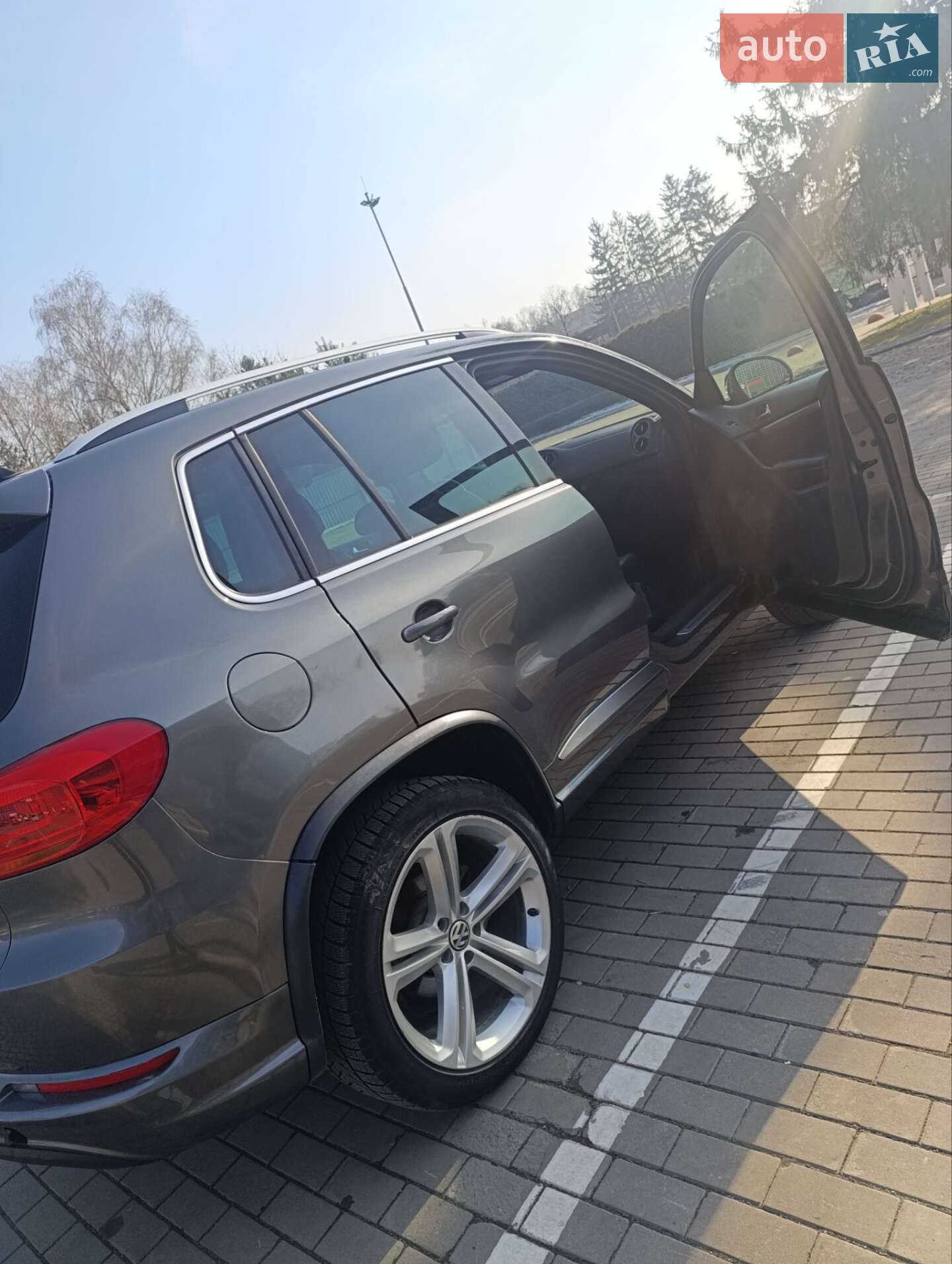 Volkswagen Tiguan 2016 VIN WVGAV7AXXGW087354 фото оголошення 8 з 27
