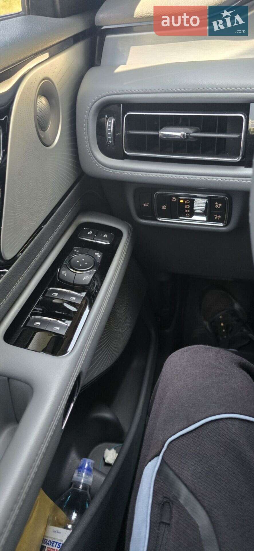 Lincoln Aviator 2020 VIN 5LM5J7XC6MGL01793 фото оголошення 8 з 158