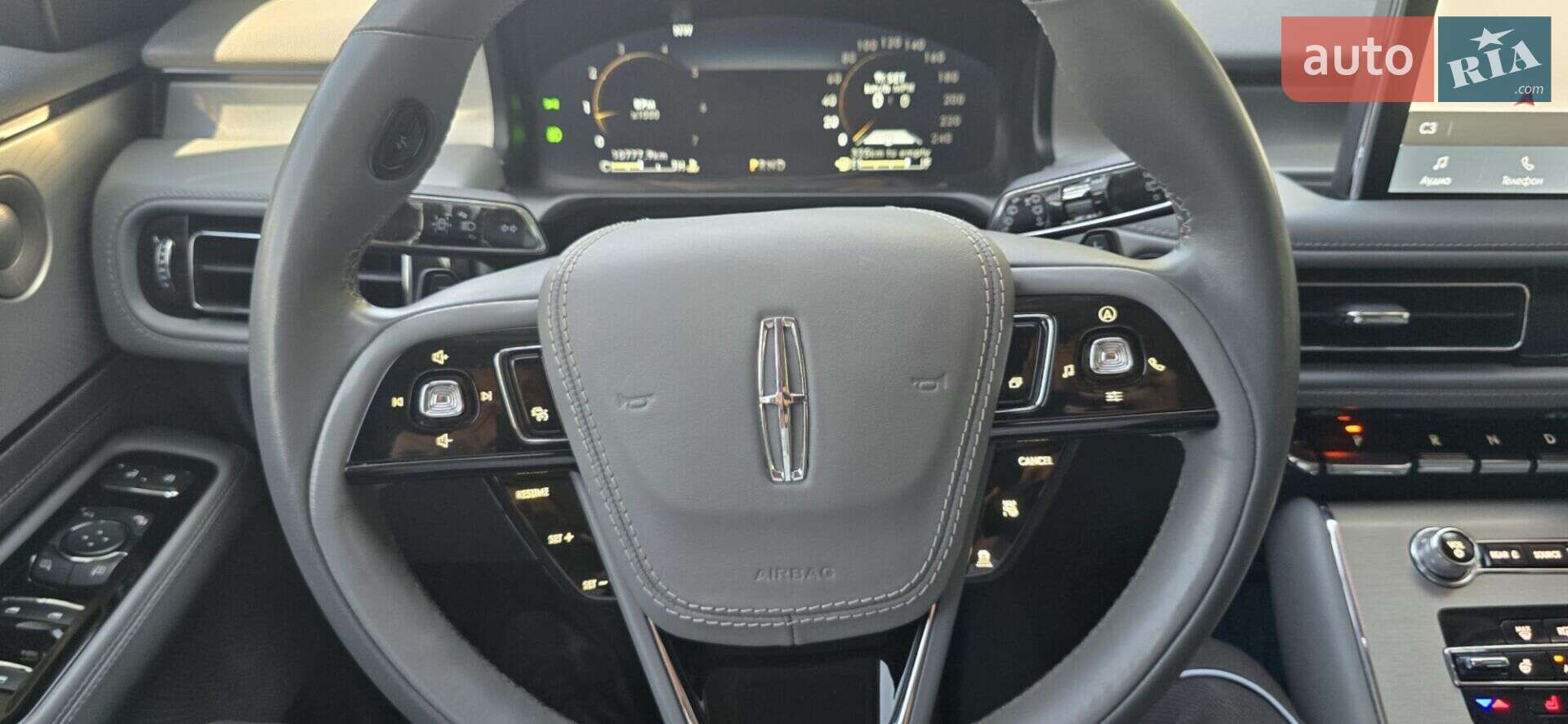 Lincoln Aviator 2020 VIN 5LM5J7XC6MGL01793 фото оголошення 9 з 158