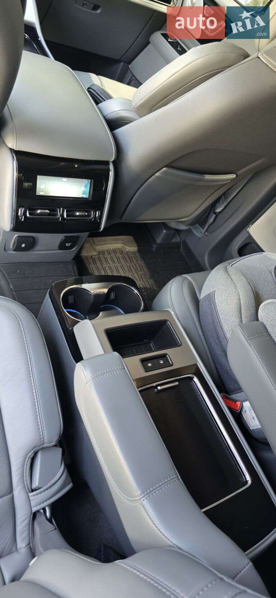 Lincoln Aviator 2020 VIN 5LM5J7XC6MGL01793 фото оголошення 71 з 158