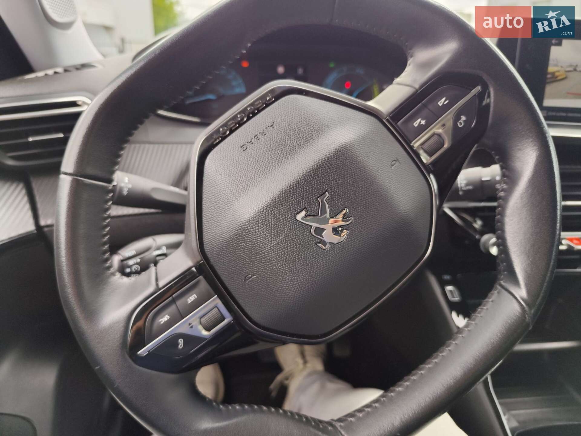 Peugeot e-2008 2020 VIN VR3UKZKXZLJ820065 фото оголошення 33 з 42