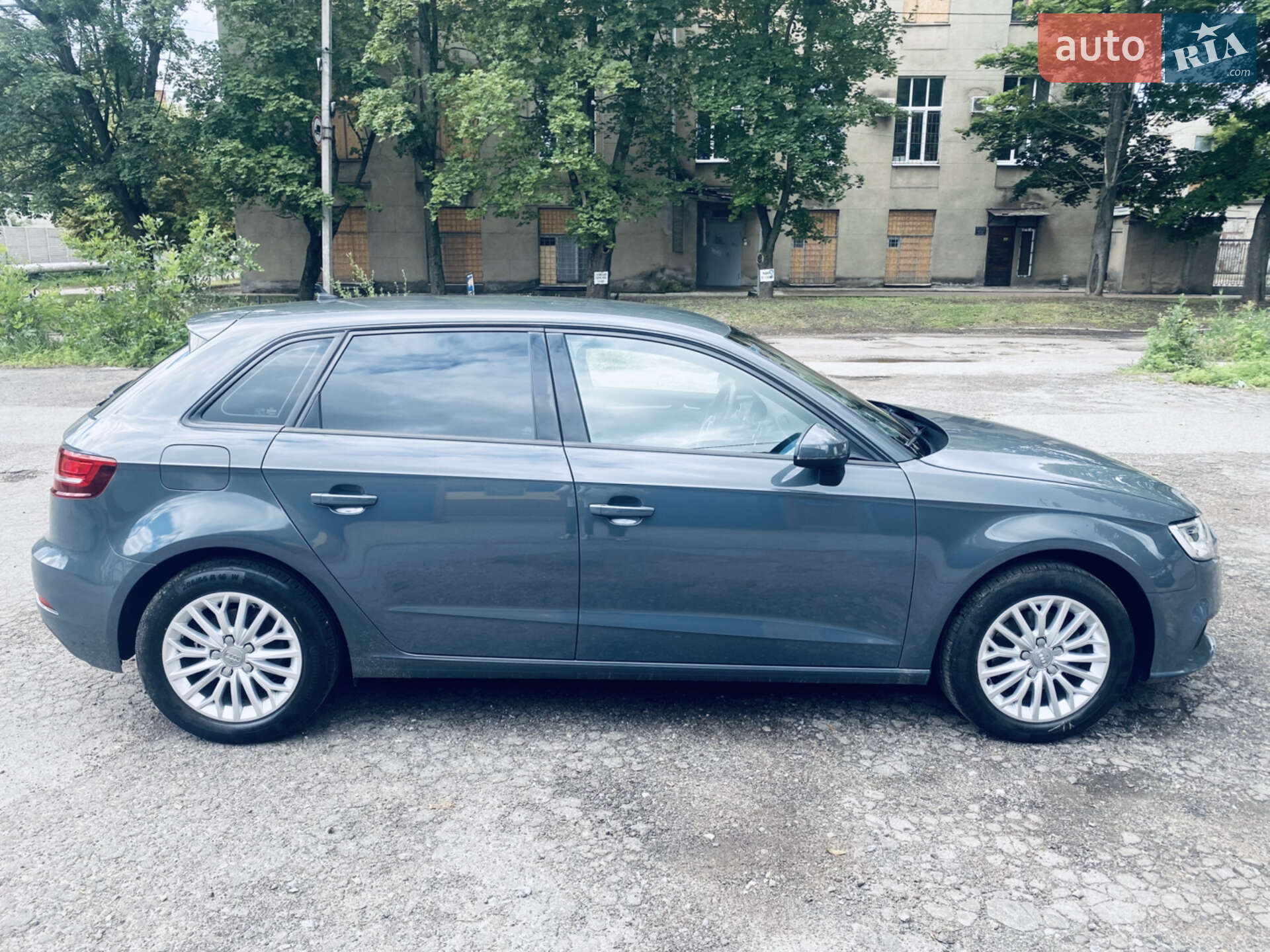 Audi A3 Sportback 2019 VIN WAUZZZ8V3KA070684 фото оголошення 2 з 7