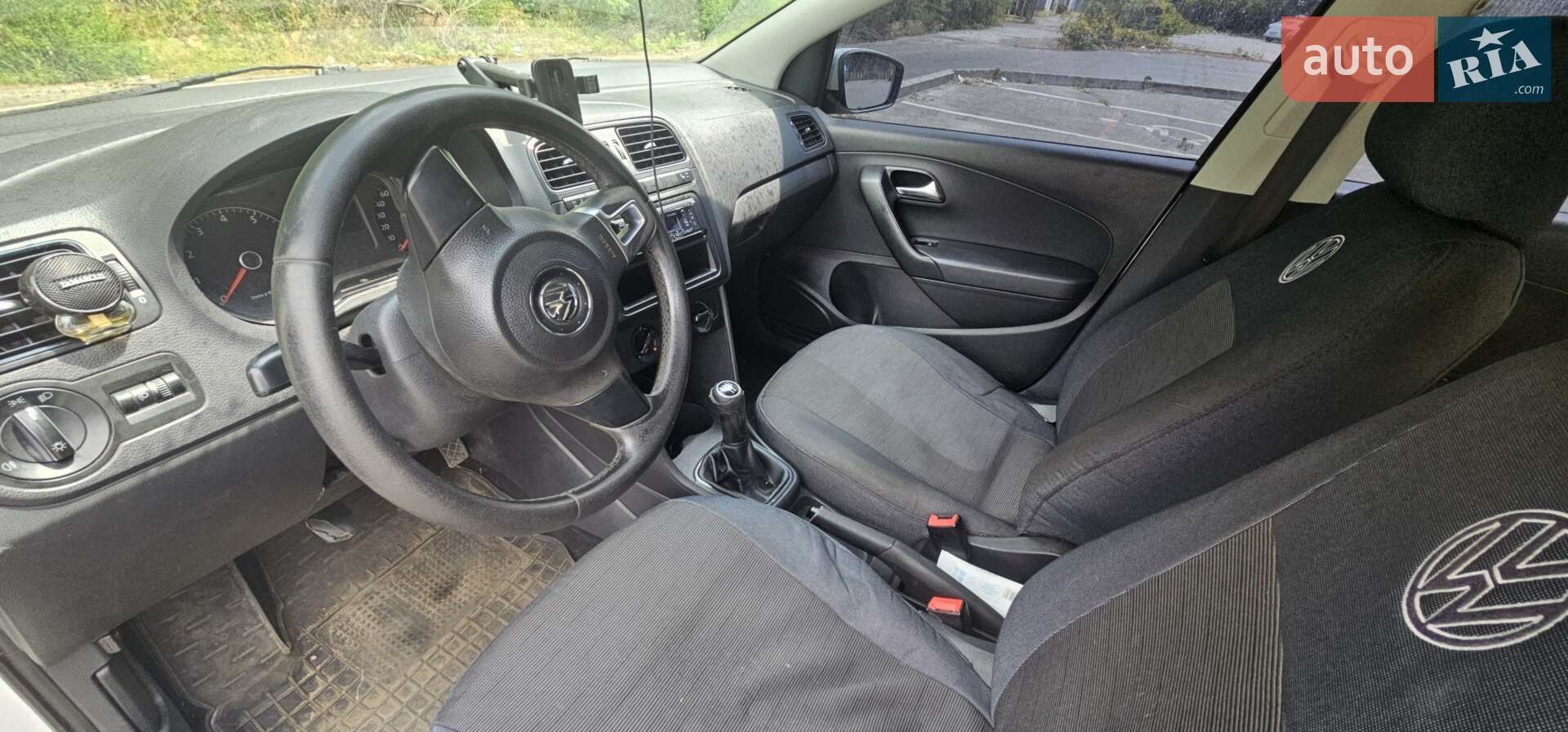 Volkswagen Polo 2011 VIN XW8ZZZ61ZCG033270 фото оголошення 2 з 16