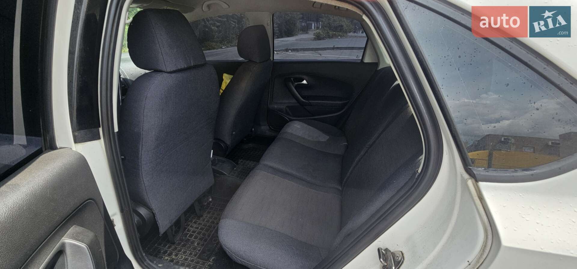 Volkswagen Polo 2011 VIN XW8ZZZ61ZCG033270 фото оголошення 5 з 16