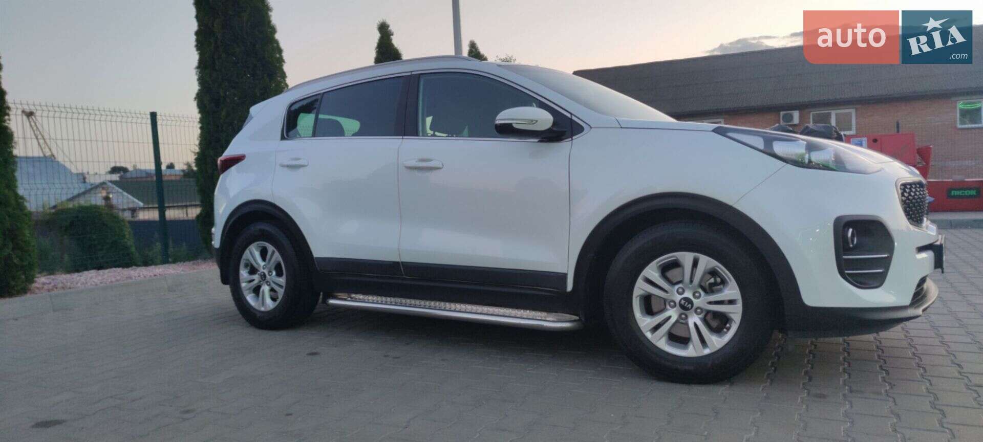Kia Sportage 2017 VIN U5YPG815GHL380961 фото оголошення 3 з 17
