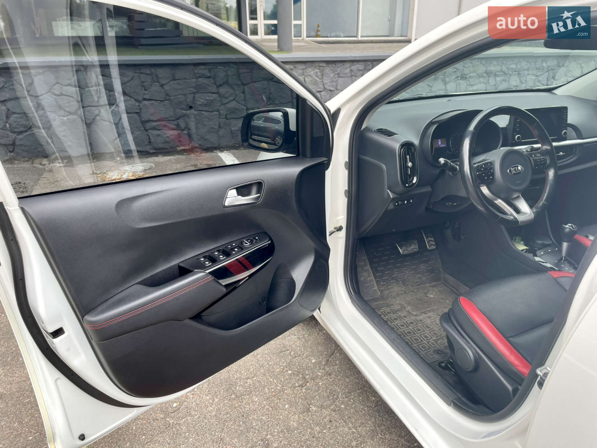 Kia Picanto 2020 VIN KNAB3512BLT654771 фото оголошення 16 з 38