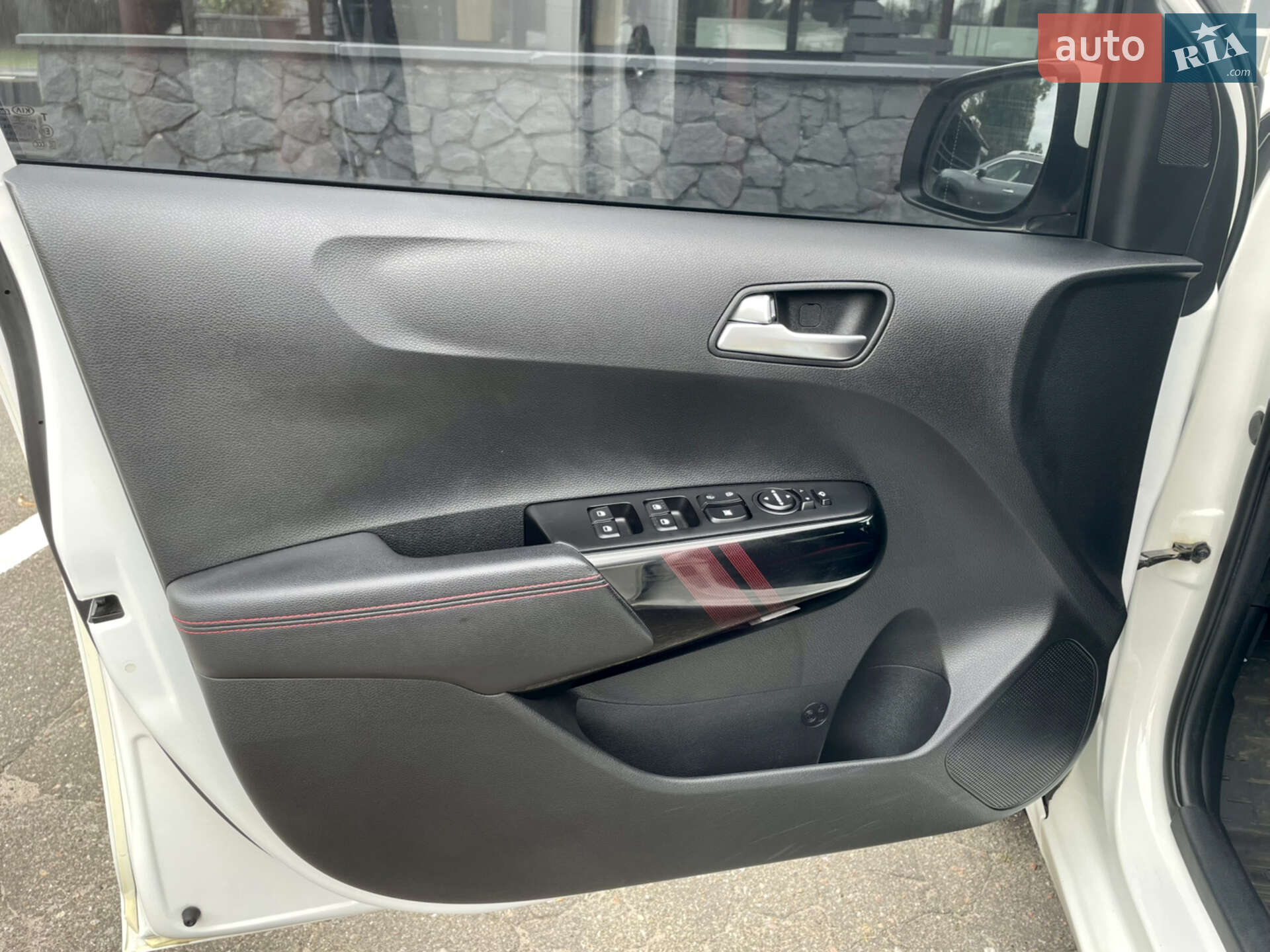 Kia Picanto 2020 VIN KNAB3512BLT654771 фото оголошення 17 з 38