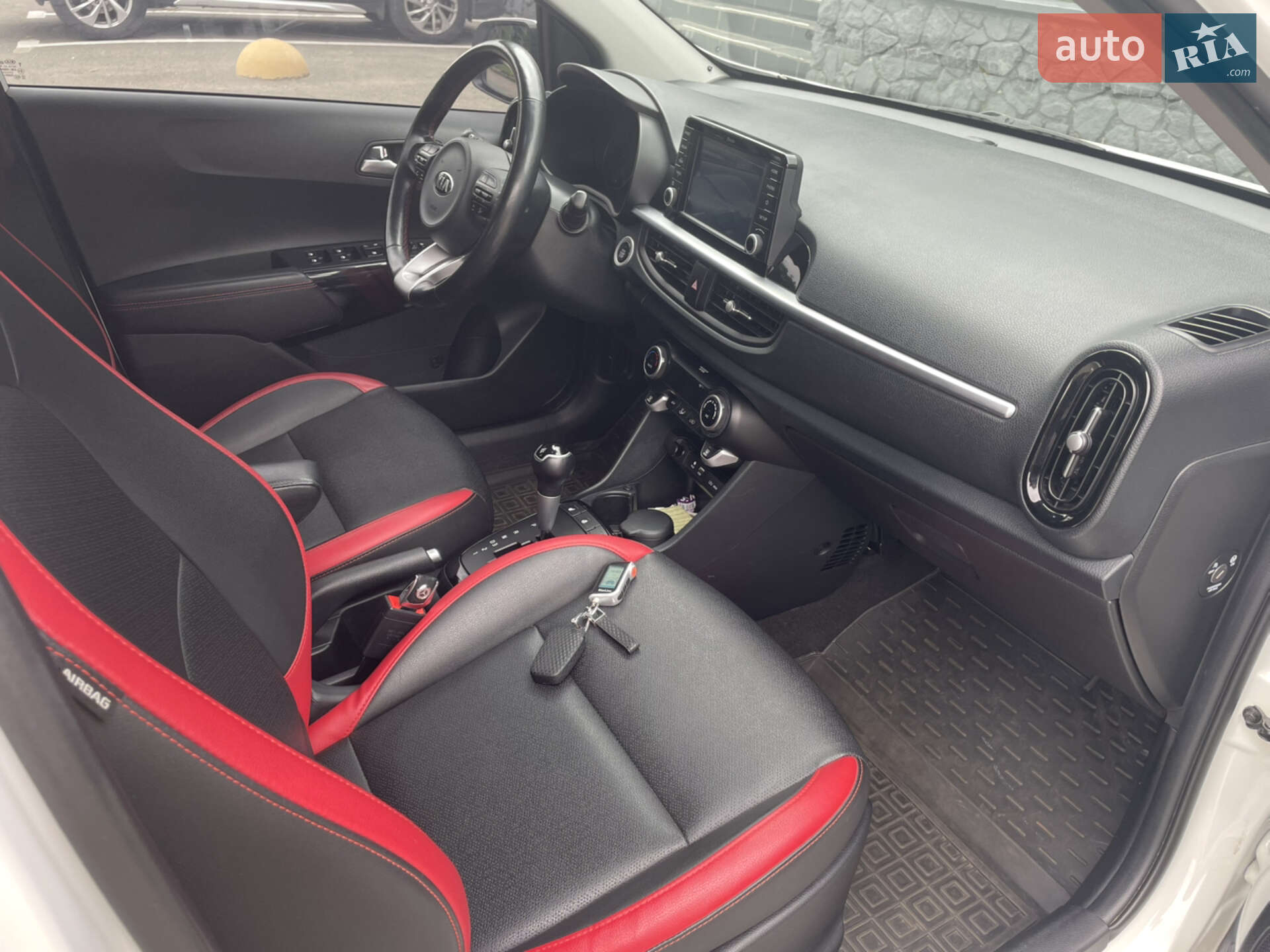 Kia Picanto 2020 VIN KNAB3512BLT654771 фото оголошення 20 з 38
