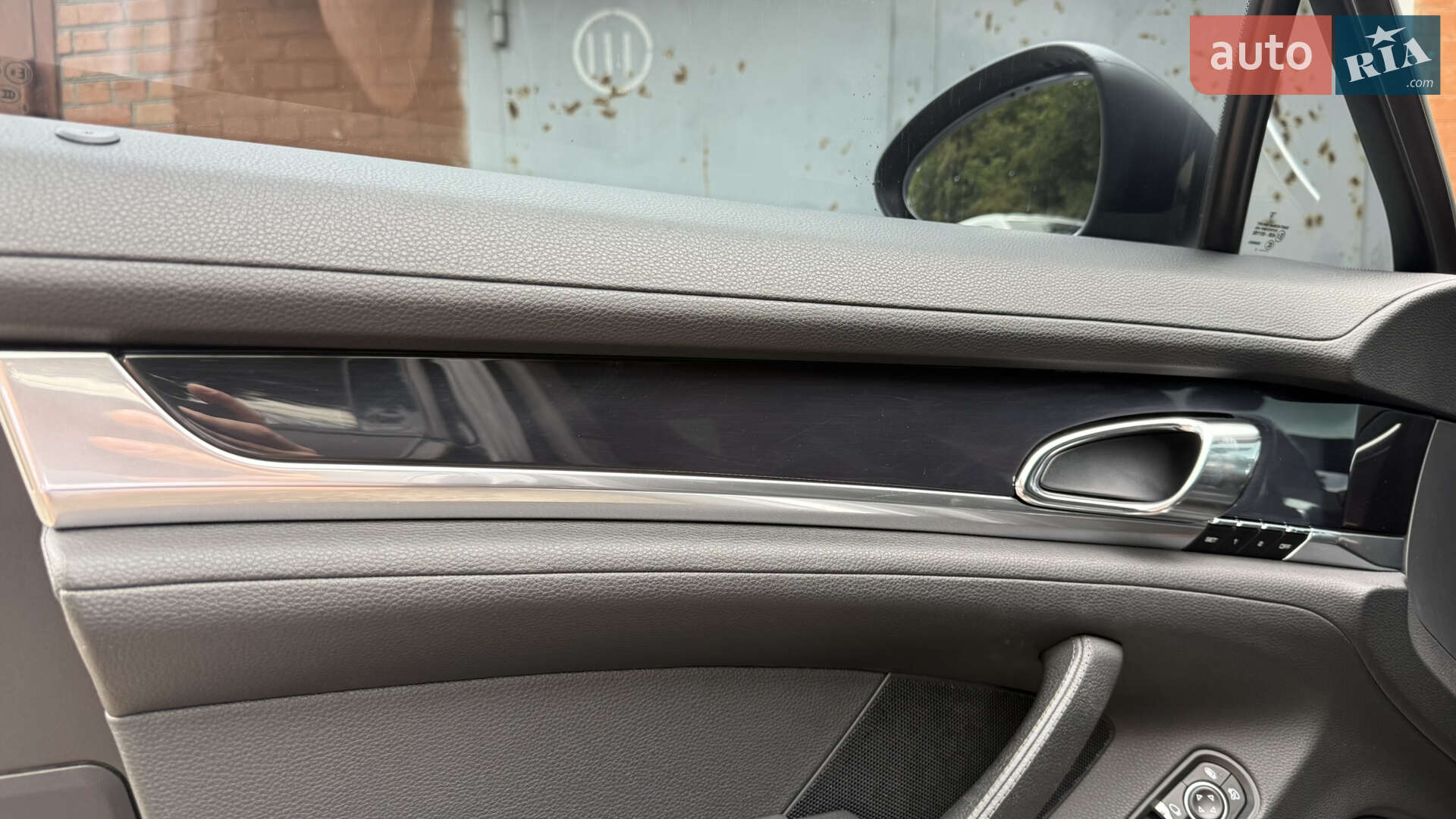 Porsche Panamera 2011 VIN WP0ZZZ97ZBL004092 фото оголошення 25 з 47