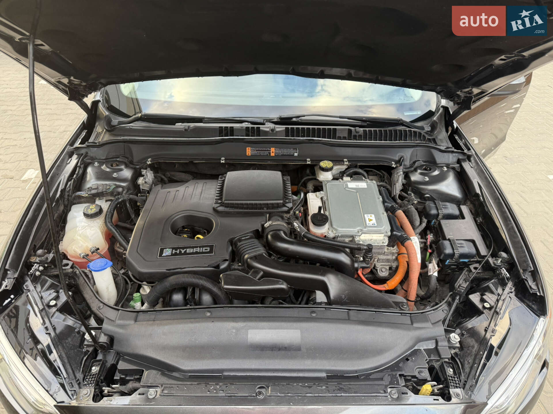 Ford Fusion 2018 VIN 3FA6P0LU9JR170370 фото оголошення 18 з 36