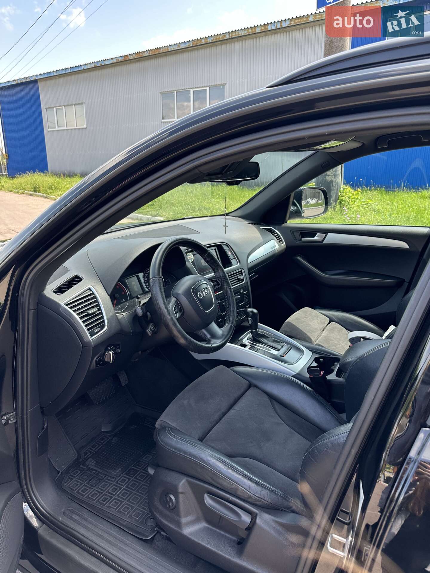 Audi Q5 2012 VIN WAUZZZ8R7CA116778 фото оголошення 12 з 18