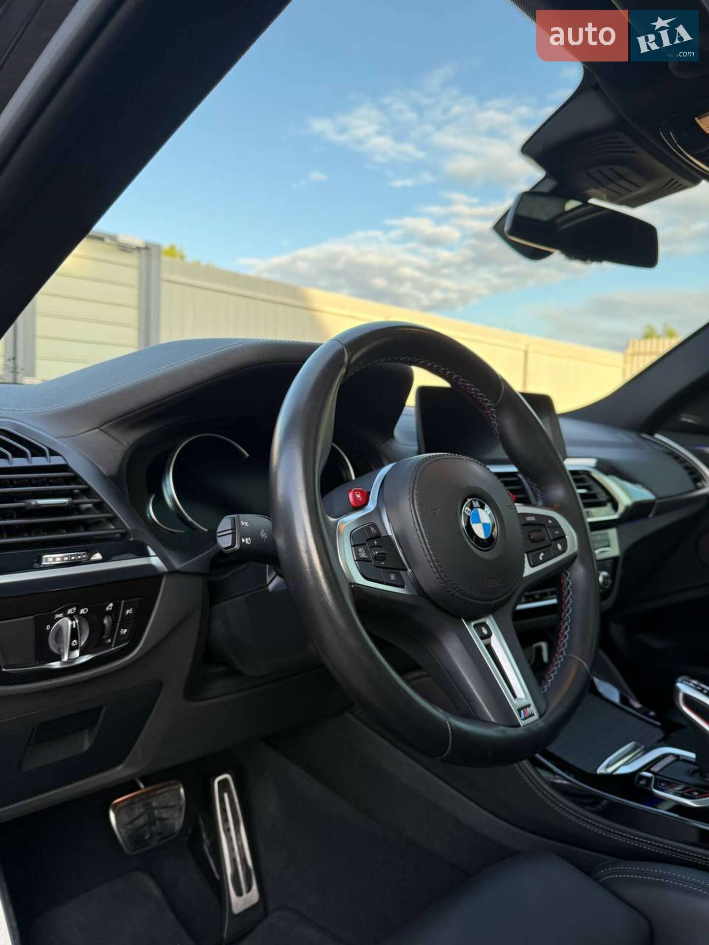 BMW X4 M 2020 VIN 5YMUJ0C04L9C62575 фото оголошення 15 з 48