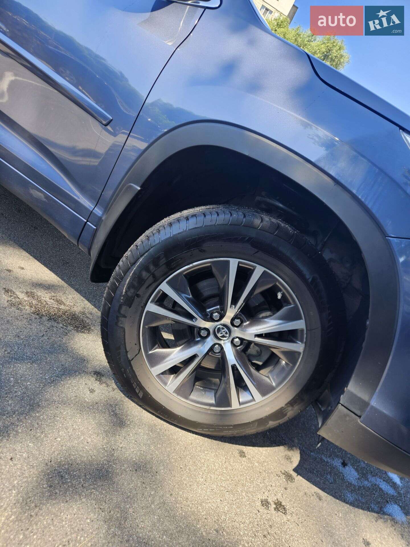 Toyota Highlander 2017 VIN 5TDBZRFH4JS811766 фото оголошення 2 з 21