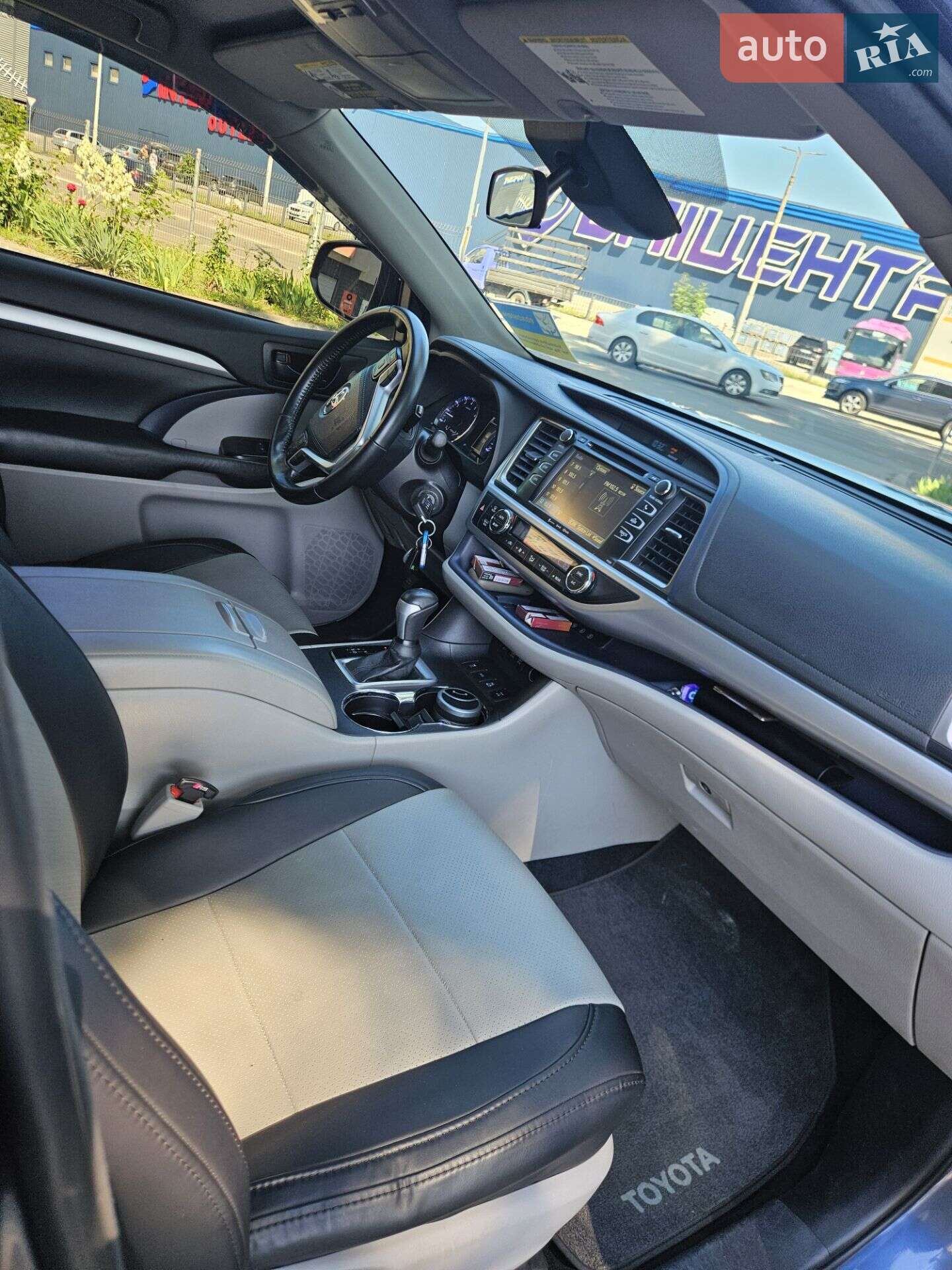 Toyota Highlander 2017 VIN 5TDBZRFH4JS811766 фото оголошення 5 з 21