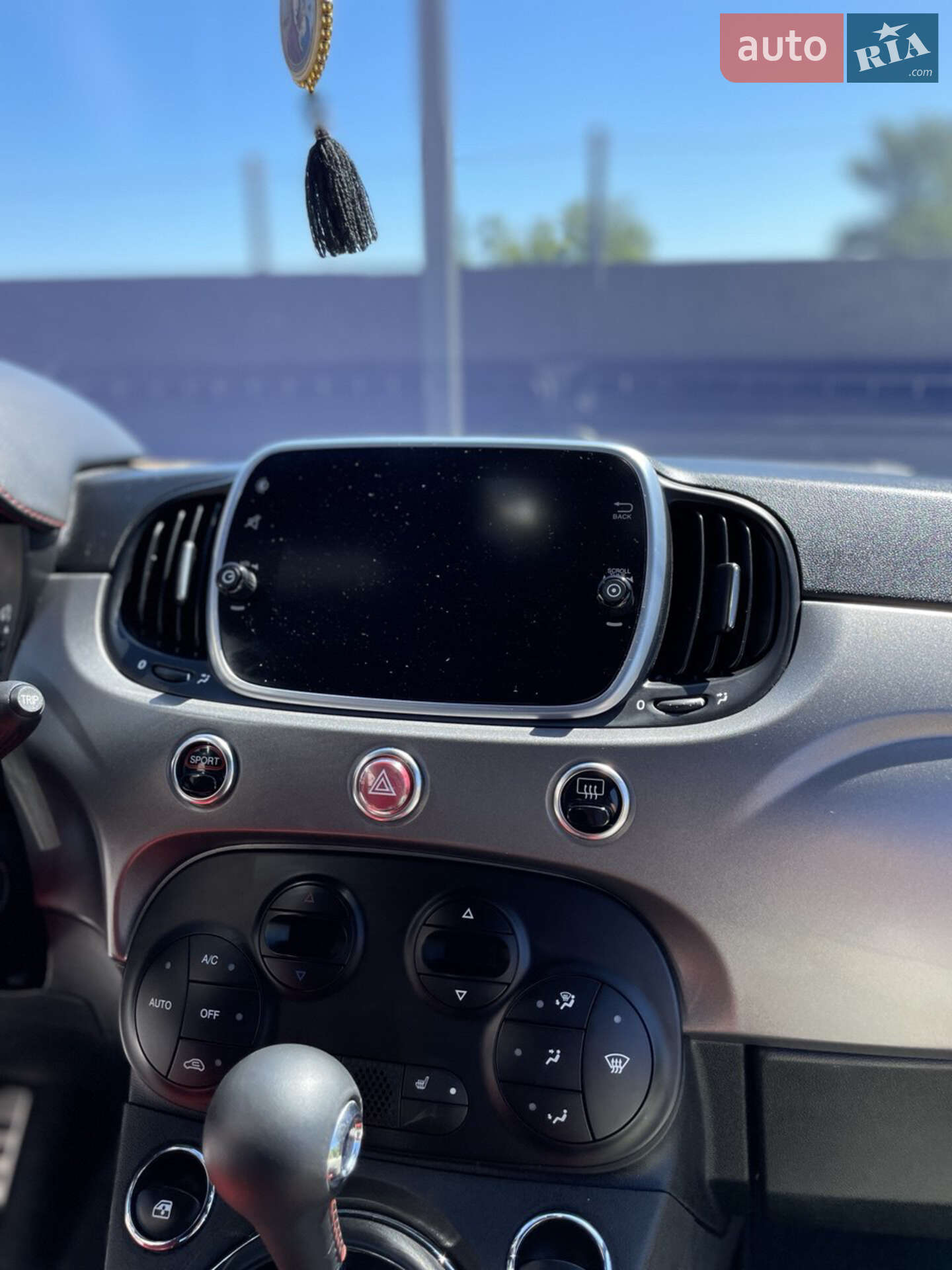 Abarth Fiat 500 2015 VIN 3C3CFFFH8FT625533 фото оголошення 9 з 27