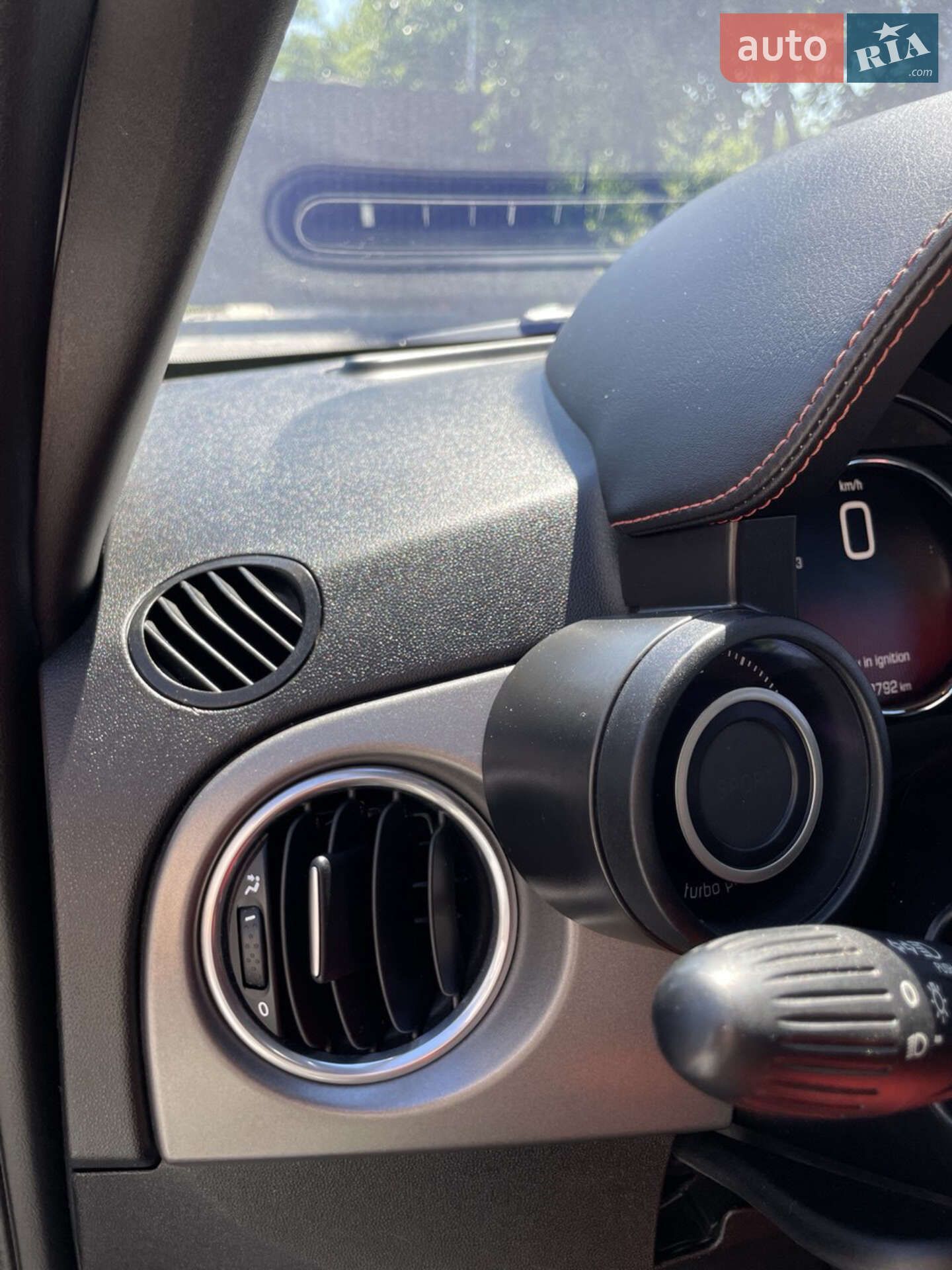 Abarth Fiat 500 2015 VIN 3C3CFFFH8FT625533 фото оголошення 13 з 27