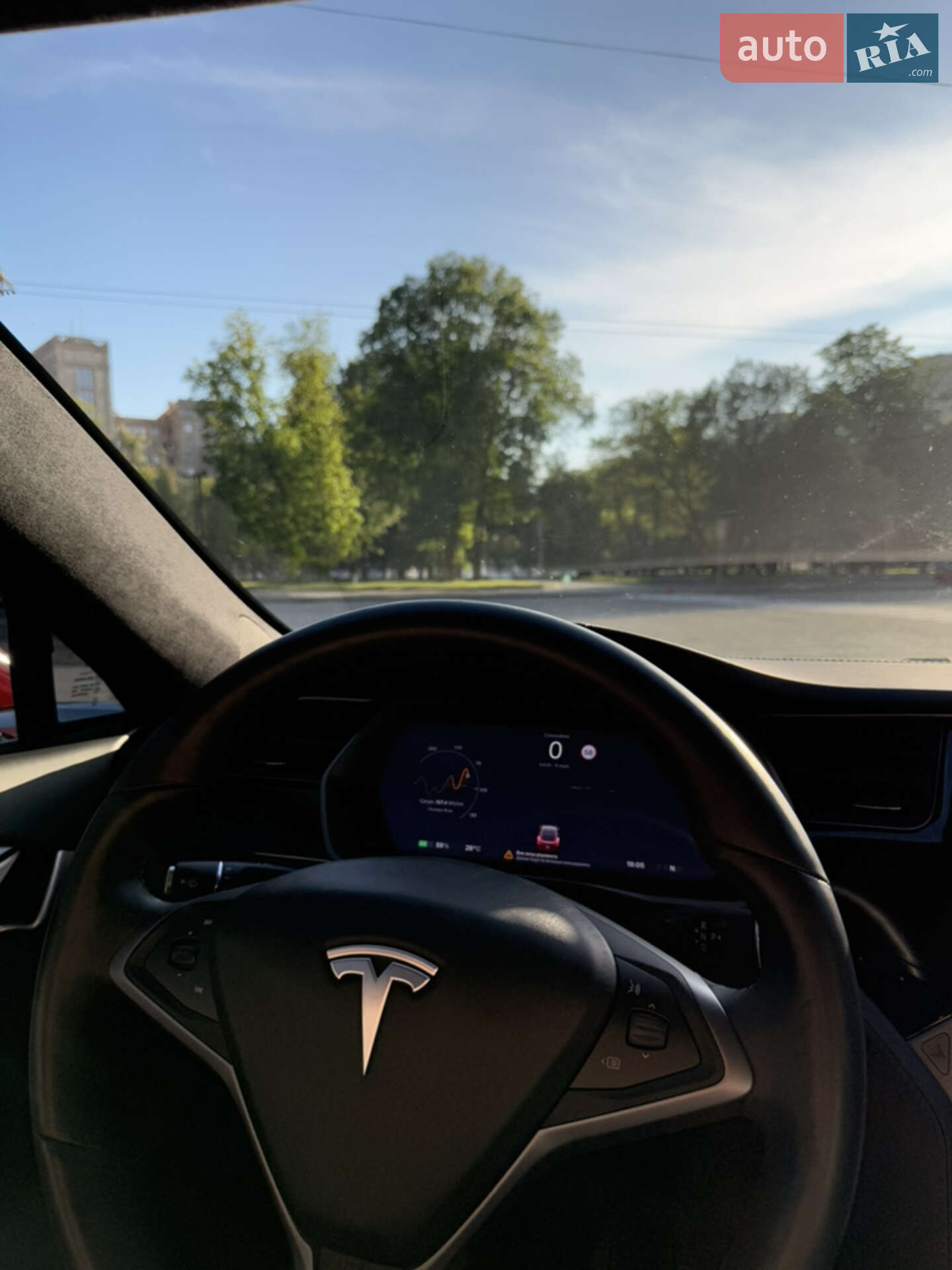 Tesla Model S 2018 VIN 5YJSA1E27JF292027 фото оголошення 9 з 12