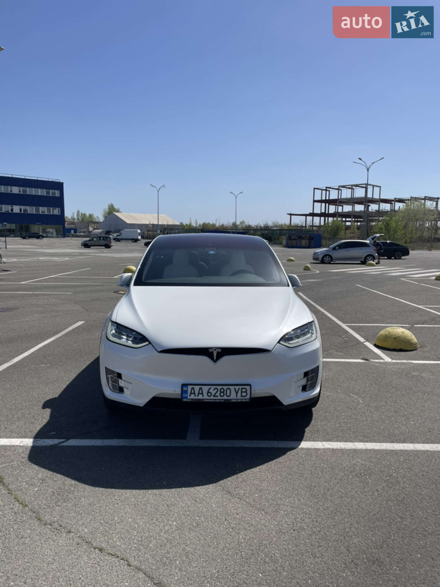 Tesla Model X 2017 VIN 5YJXCBE25HF067055 фото оголошення 2 з 13