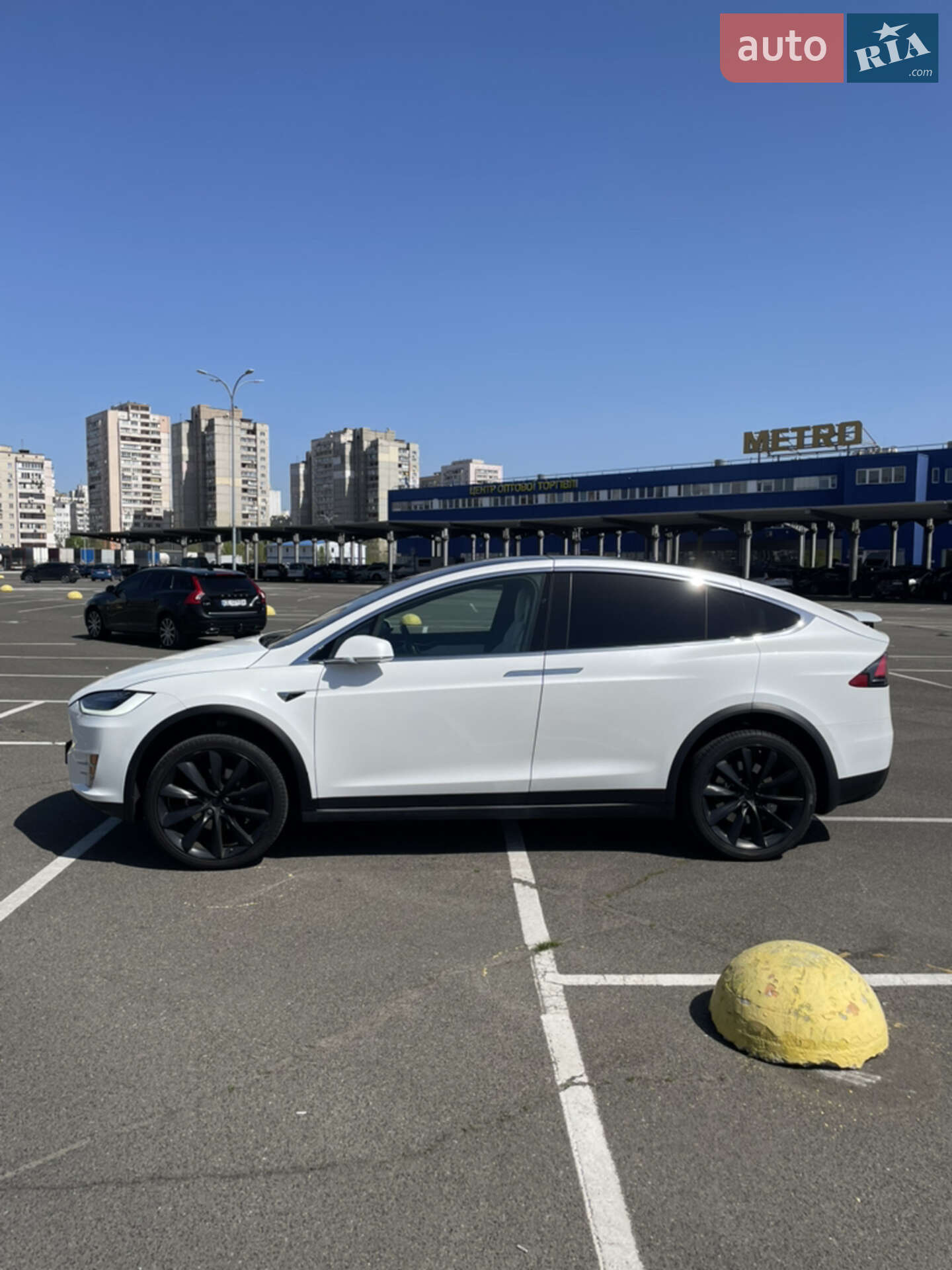 Tesla Model X 2017 VIN 5YJXCBE25HF067055 фото оголошення 4 з 13