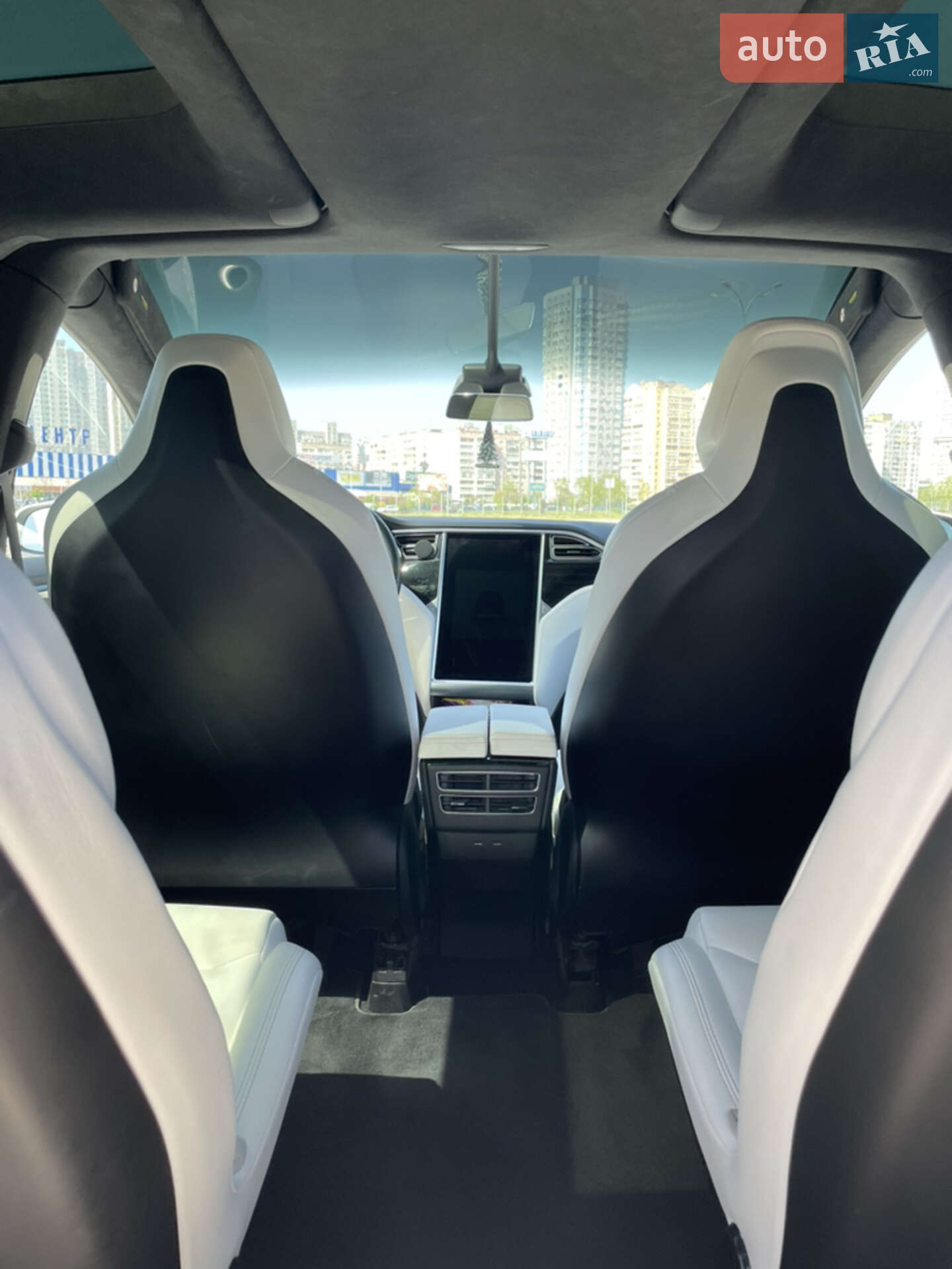 Tesla Model X 2017 VIN 5YJXCBE25HF067055 фото оголошення 7 з 13