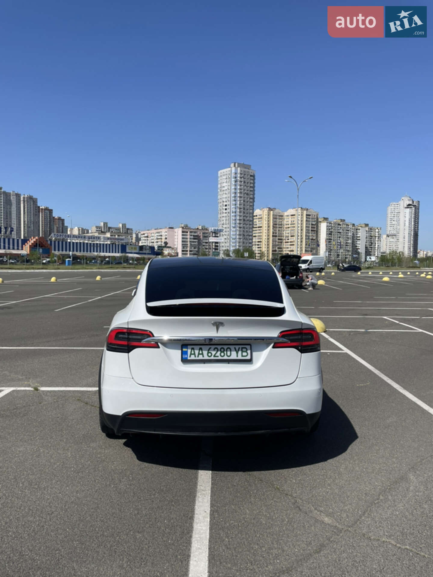 Tesla Model X 2017 VIN 5YJXCBE25HF067055 фото оголошення 8 з 13