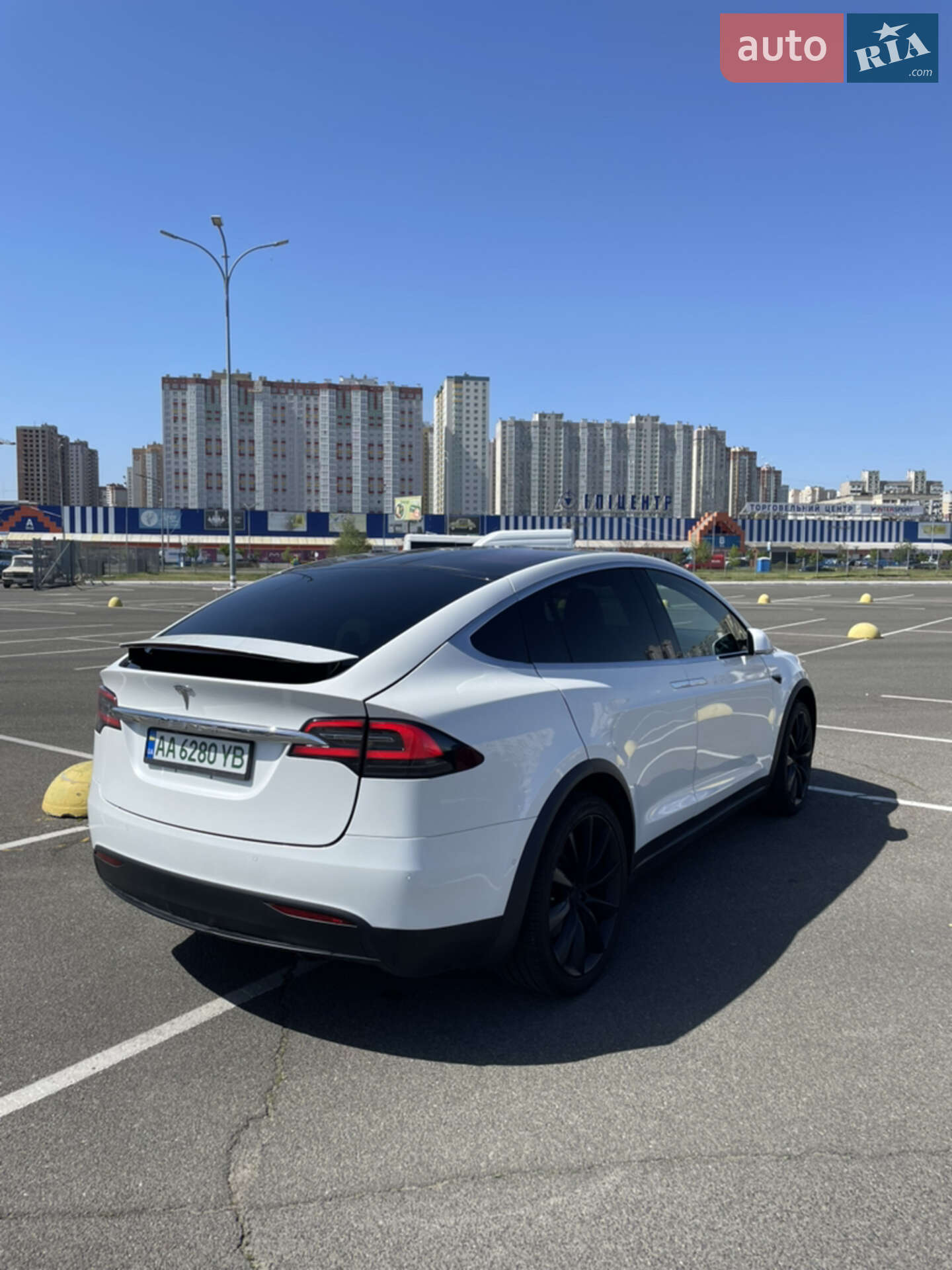 Tesla Model X 2017 VIN 5YJXCBE25HF067055 фото оголошення 10 з 13
