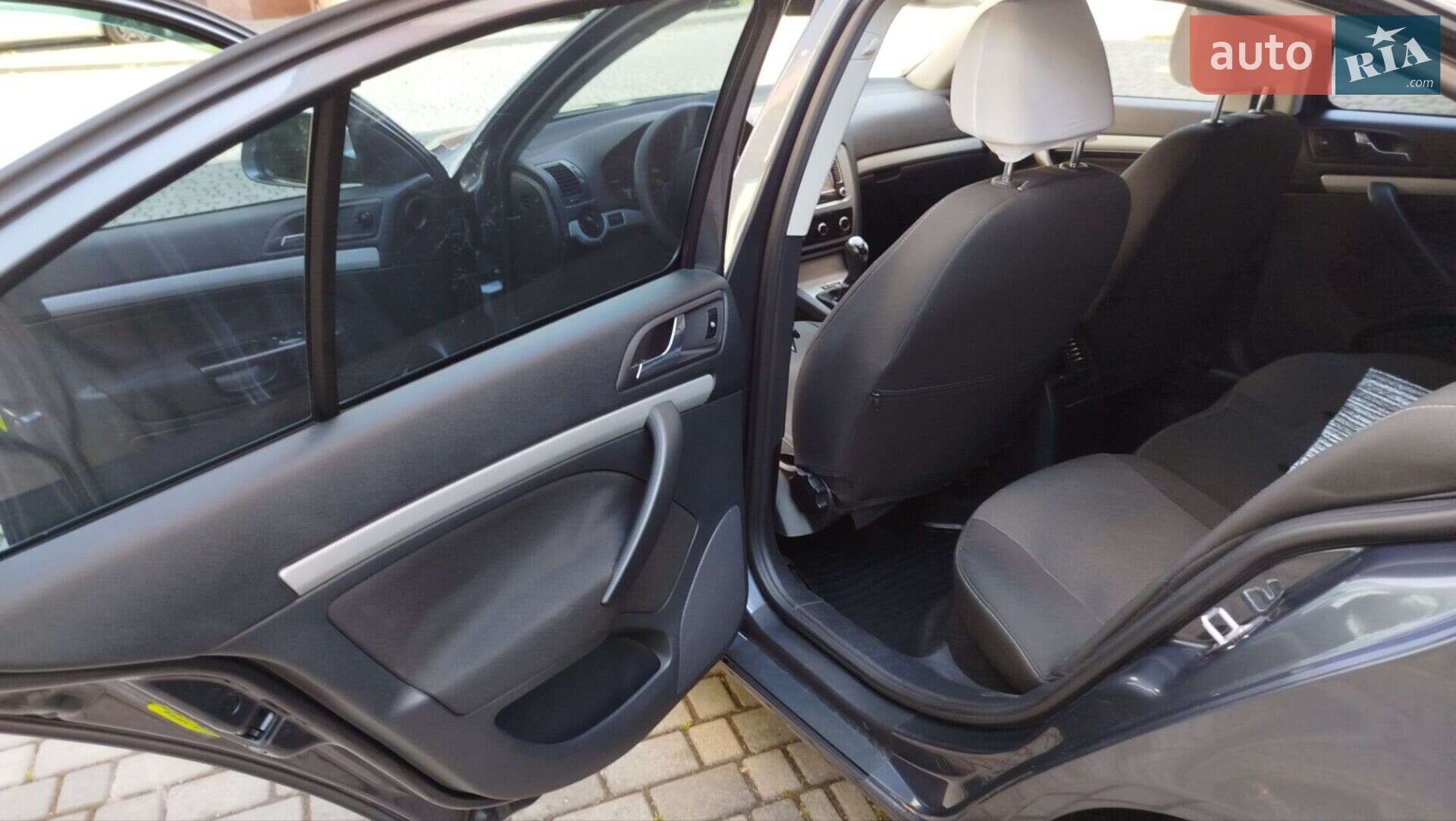 Skoda Octavia 2012 VIN TMBCS41Z4CB155879 фото оголошення 17 з 31