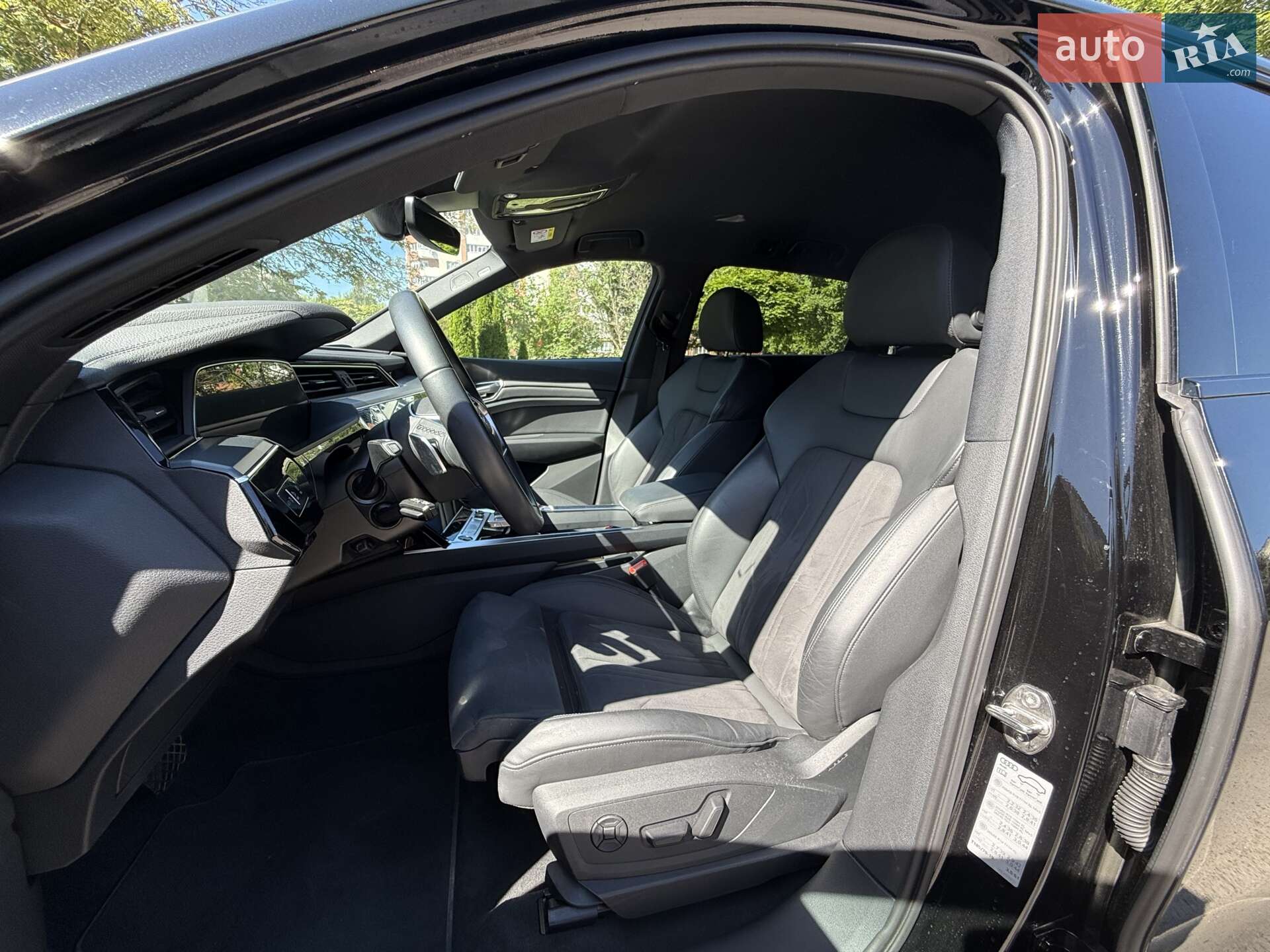 Audi e-tron 2021 VIN WAUZZZGE9NB015012 фото оголошення 21 з 42
