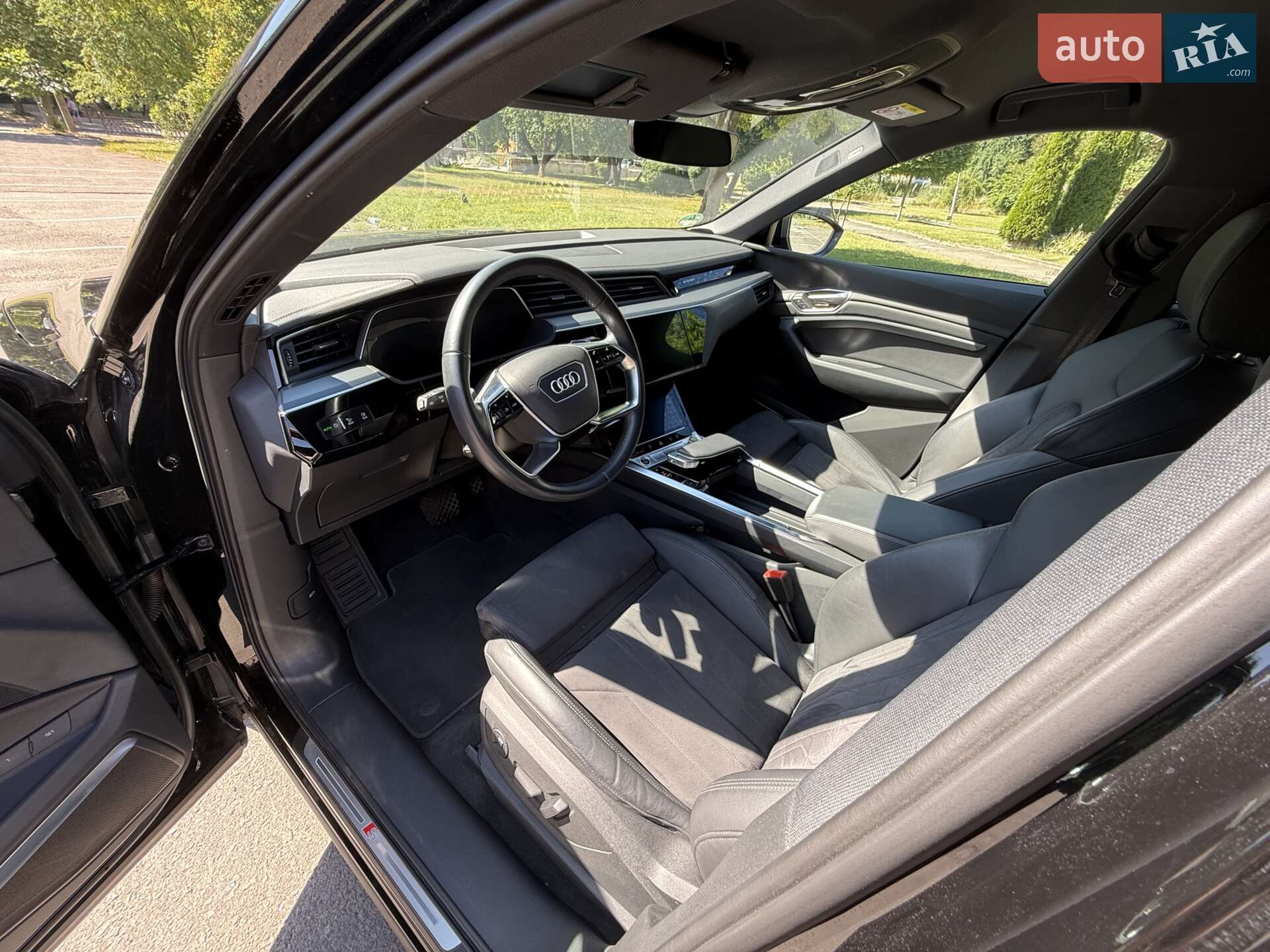 Audi e-tron 2021 VIN WAUZZZGE9NB015012 фото оголошення 16 з 42