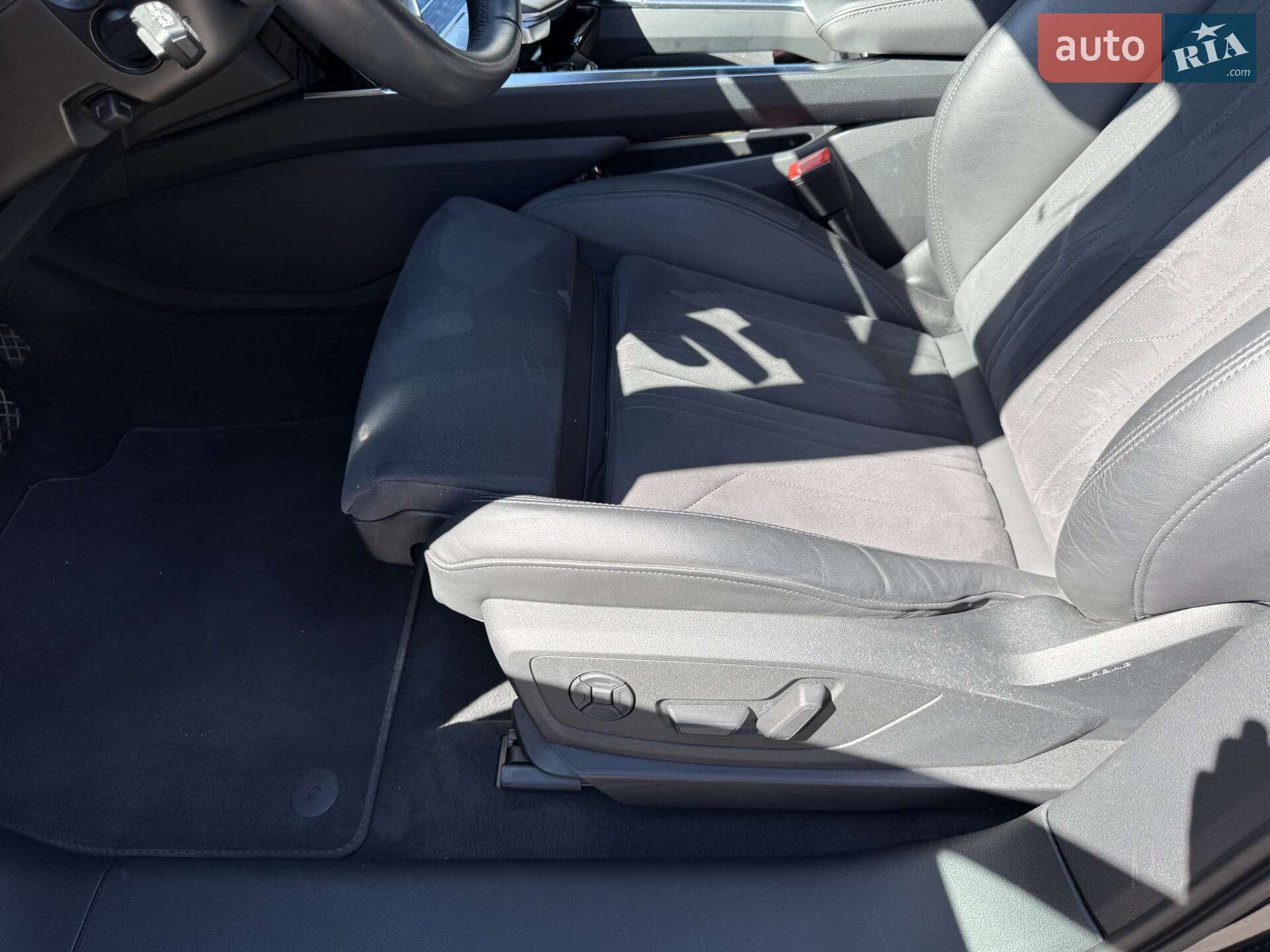 Audi e-tron 2021 VIN WAUZZZGE9NB015012 фото оголошення 17 з 42