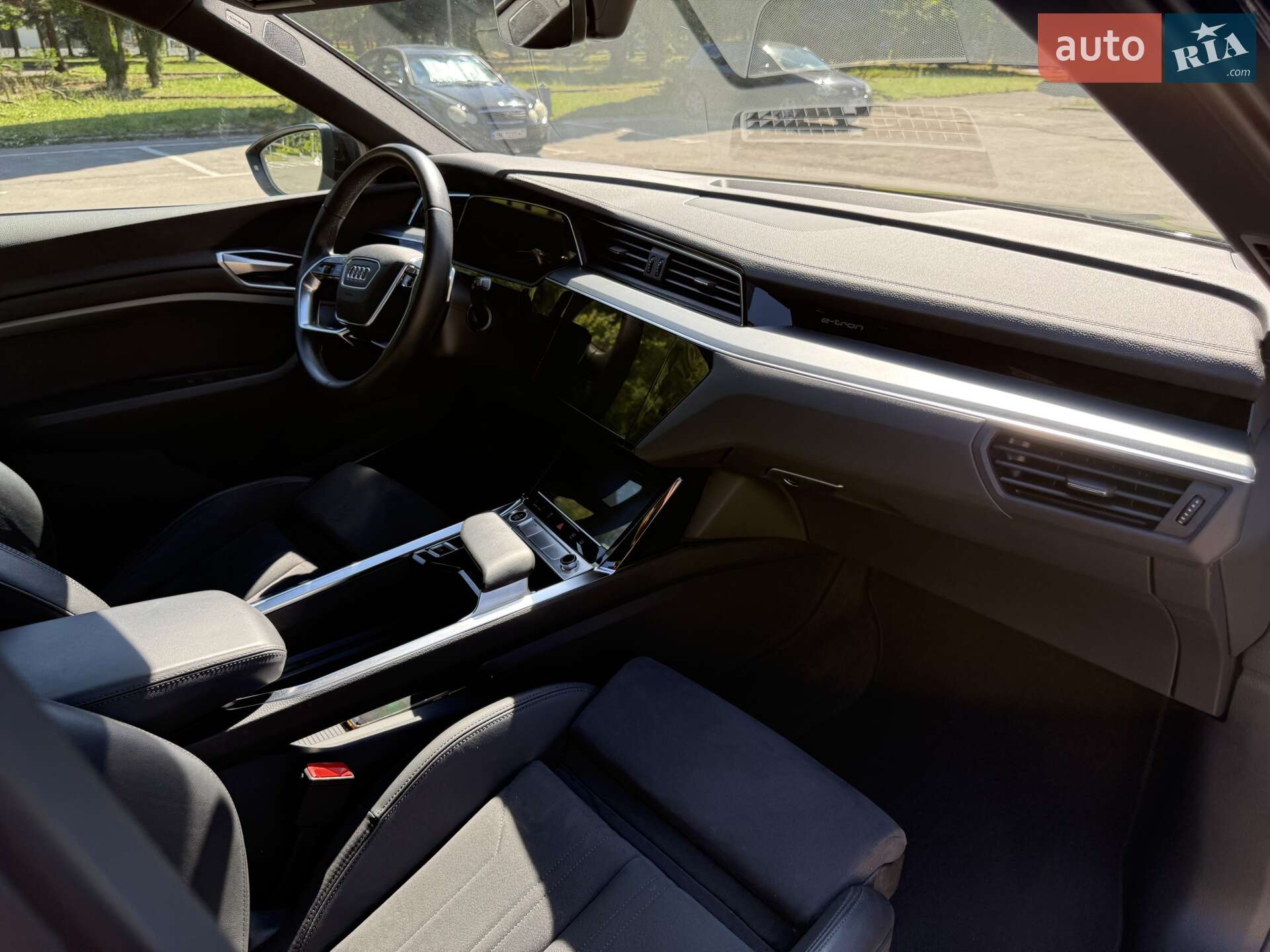 Audi e-tron 2021 VIN WAUZZZGE9NB015012 фото оголошення 28 з 42